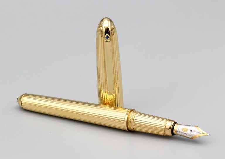 Louis Cartier Sapphire 18k Gold Limited Edition Fountain Pen In Good Condition For Sale In New York, NY
