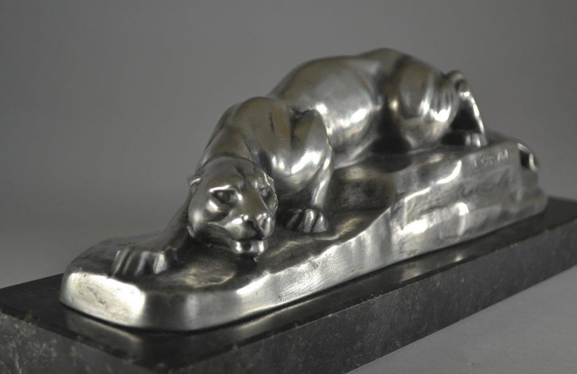 Kubistischer Panther aus Bronze, versilbert auf Marmor, Louis Carvin (Art déco) im Angebot