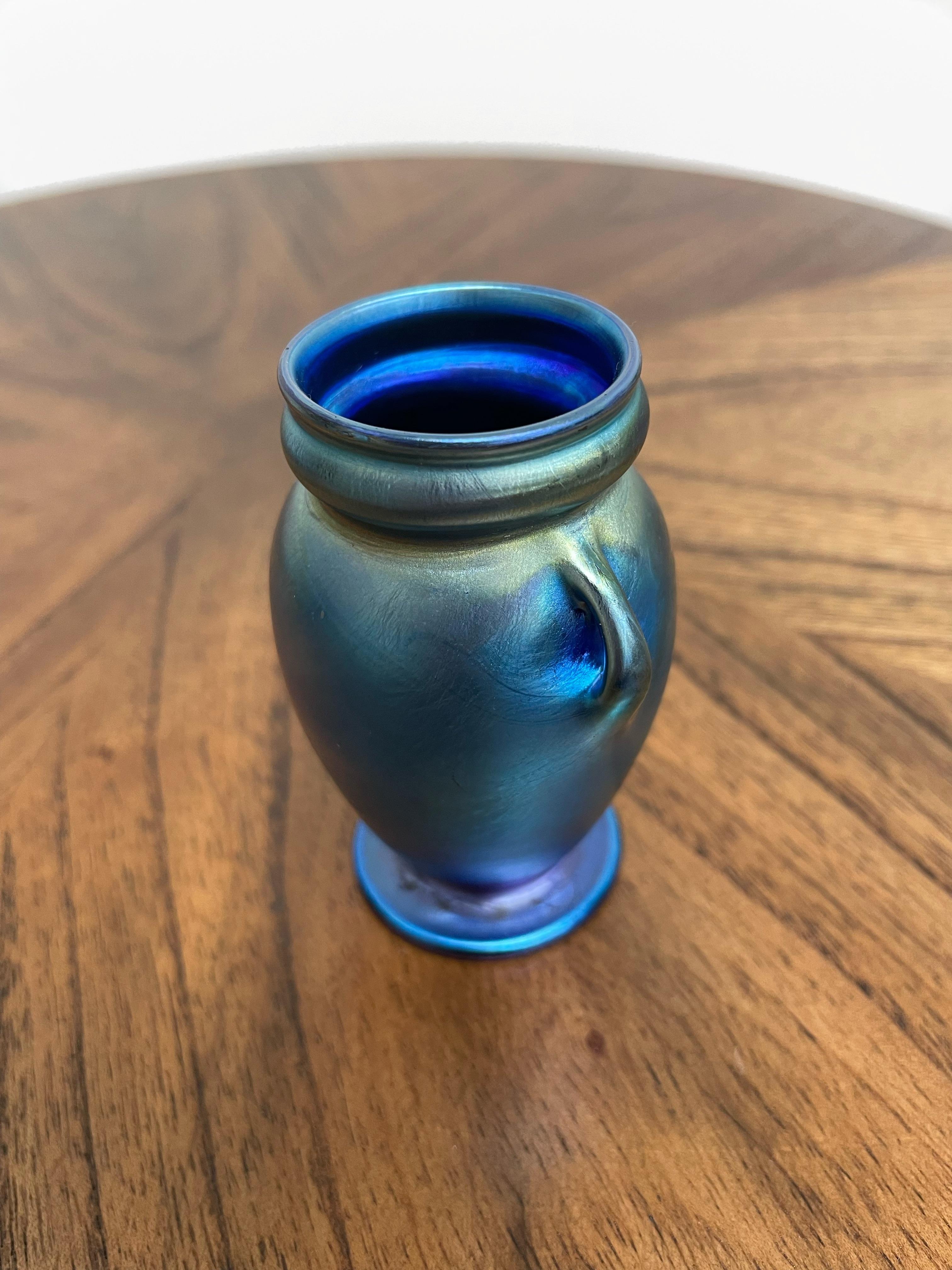 Louis Comfort Tiffany, Jugendstil-Vase aus schillerndem Favrile-Kunstglas, Louis Comfort im Zustand „Hervorragend“ im Angebot in Chicago, IL