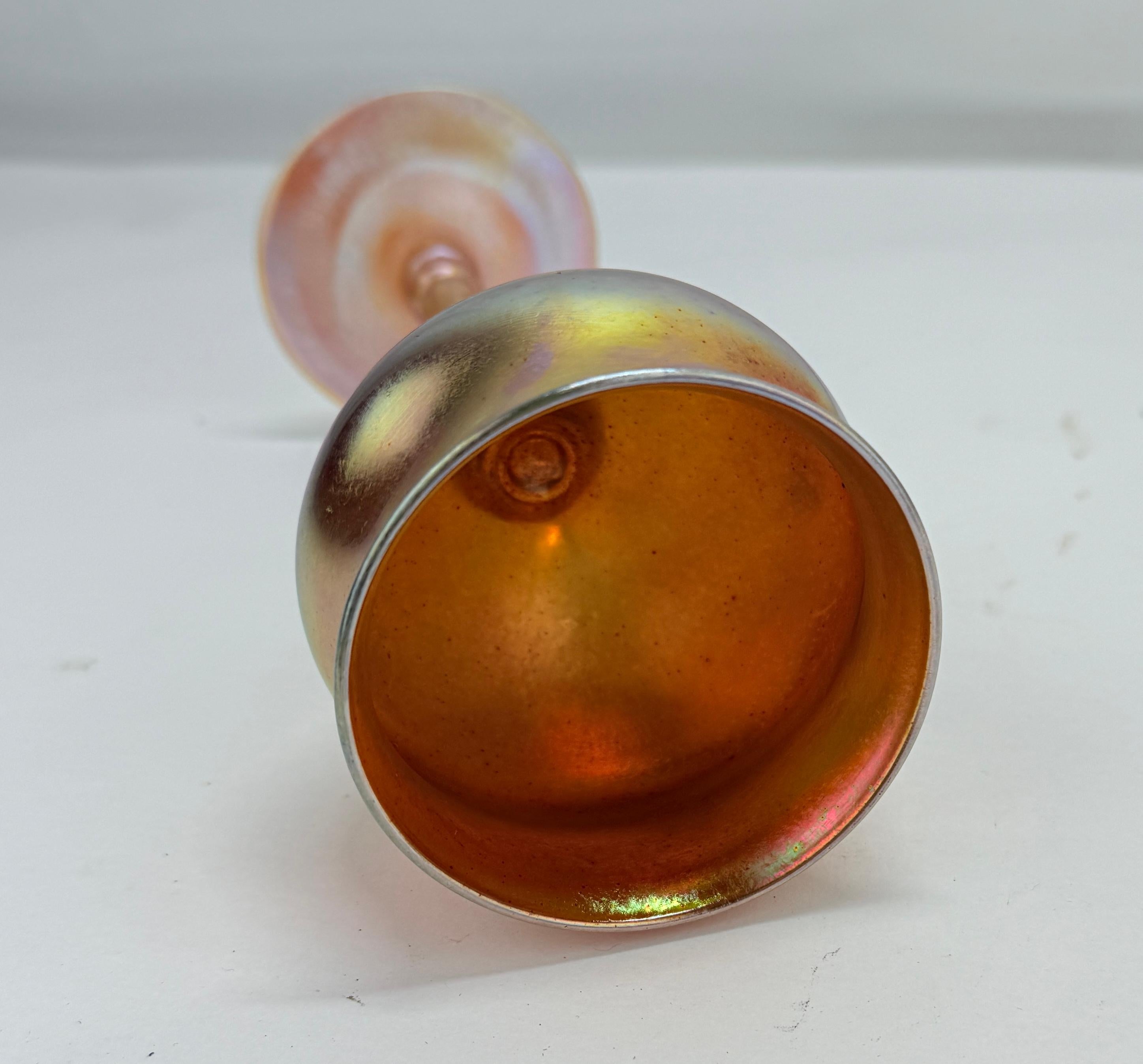 Louis Comfort Tiffany, Copa de vidrio artístico Favrile Marcado LCT Vidrio artístico en venta