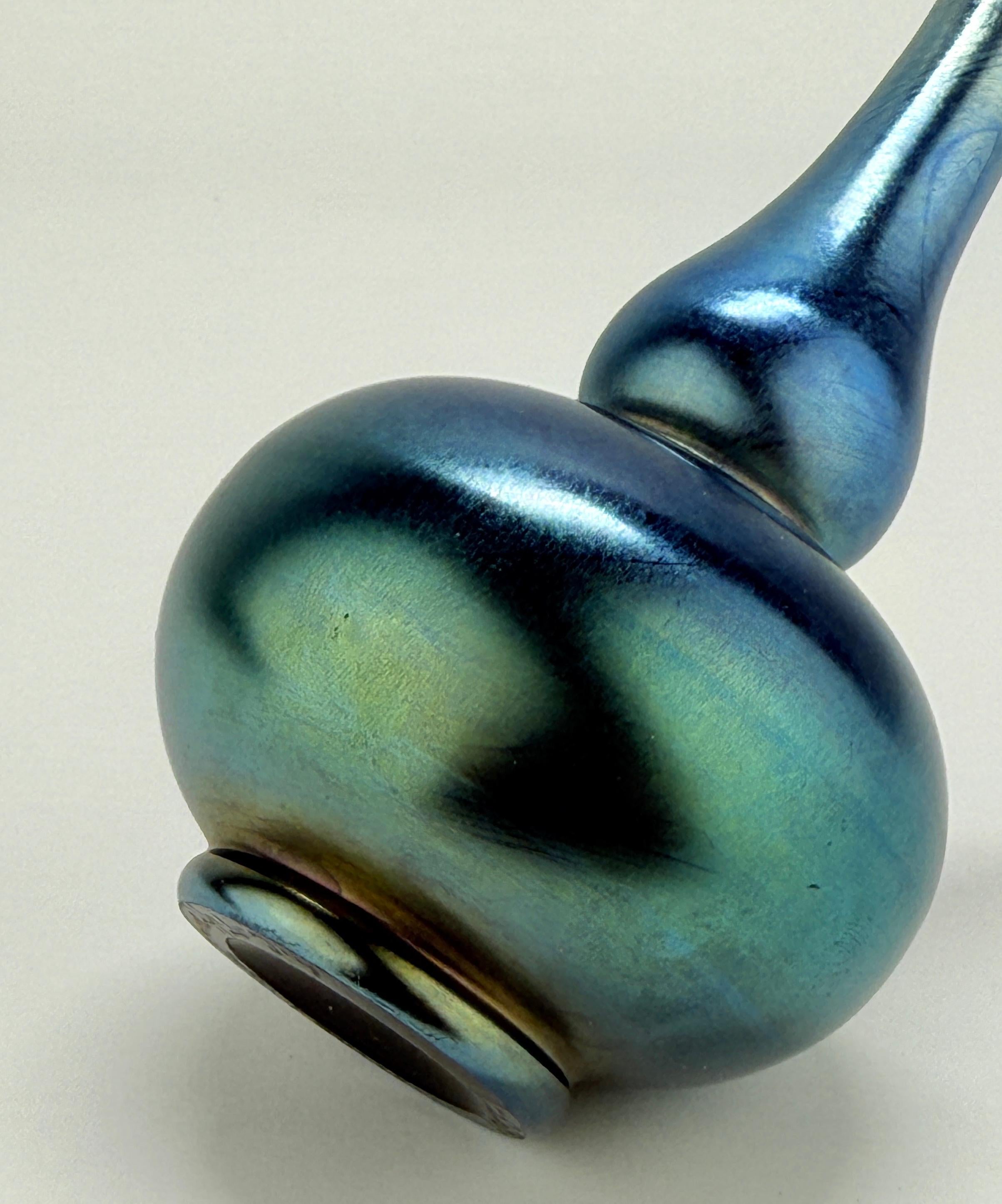 Louis Comfort Tiffany Favrile Glass Vase #1055 LCT Peacock Blue Vase C. 1900 In Good Condition For Sale In Atlanta, GA