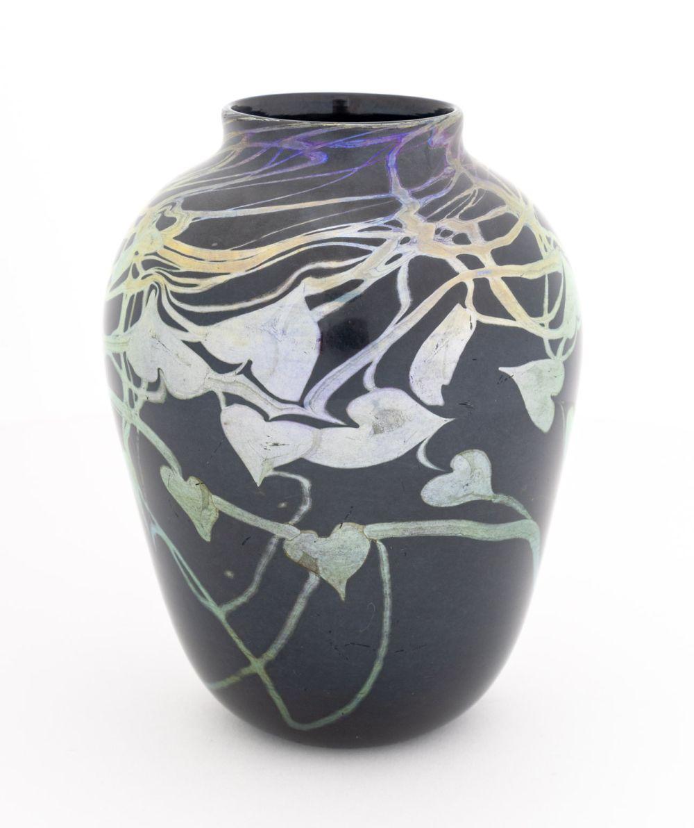 Vetro Louis Comfort Tiffany Favrile Glass Vase in vendita