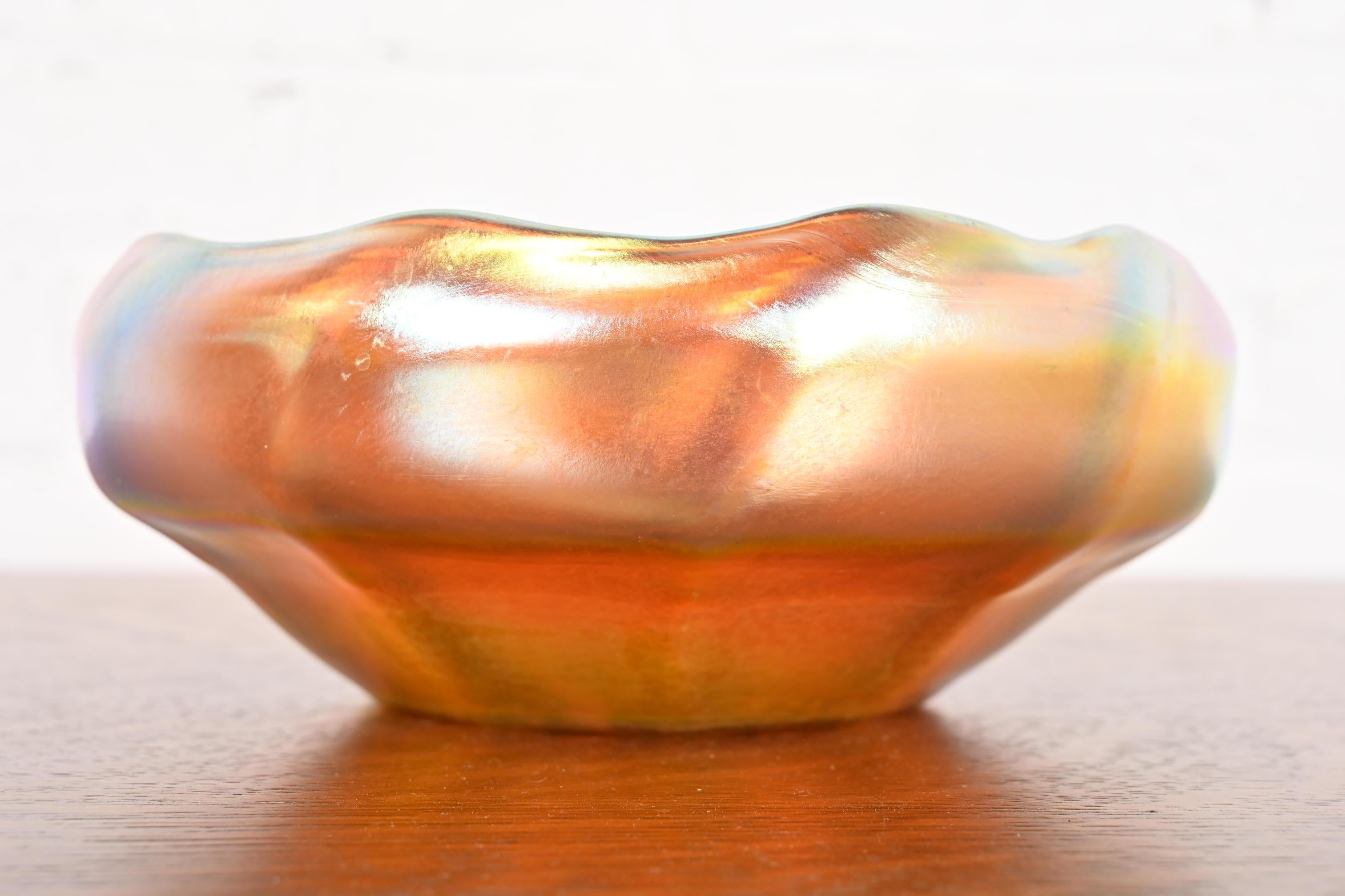 Arts and Crafts Louis Comfort Tiffany Favrile Iridescent Art Glass Bowl With Scalloped Edge
