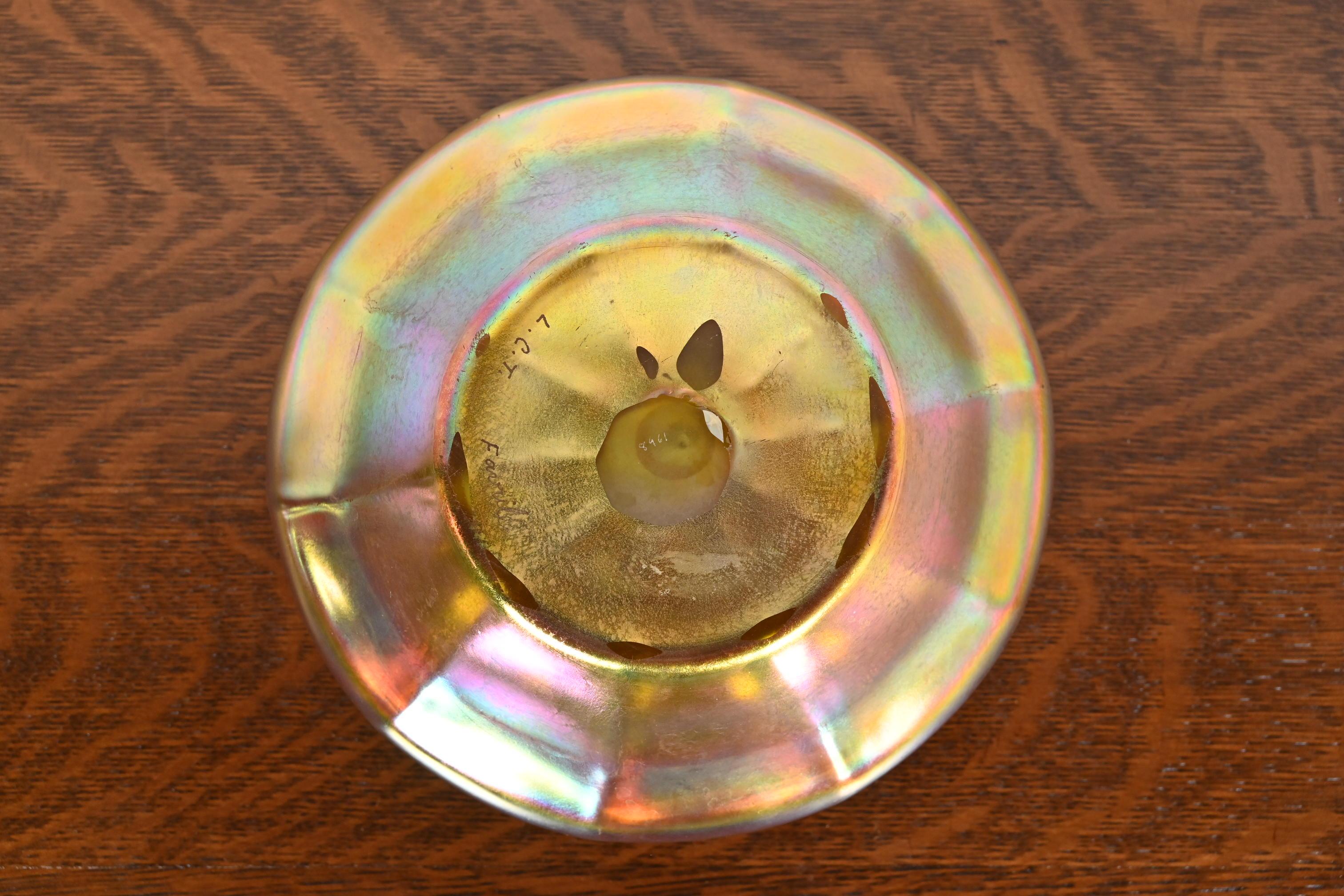 Louis Comfort Tiffany Favrile Iridescent Art Glass Bowl With Scalloped Edge 3
