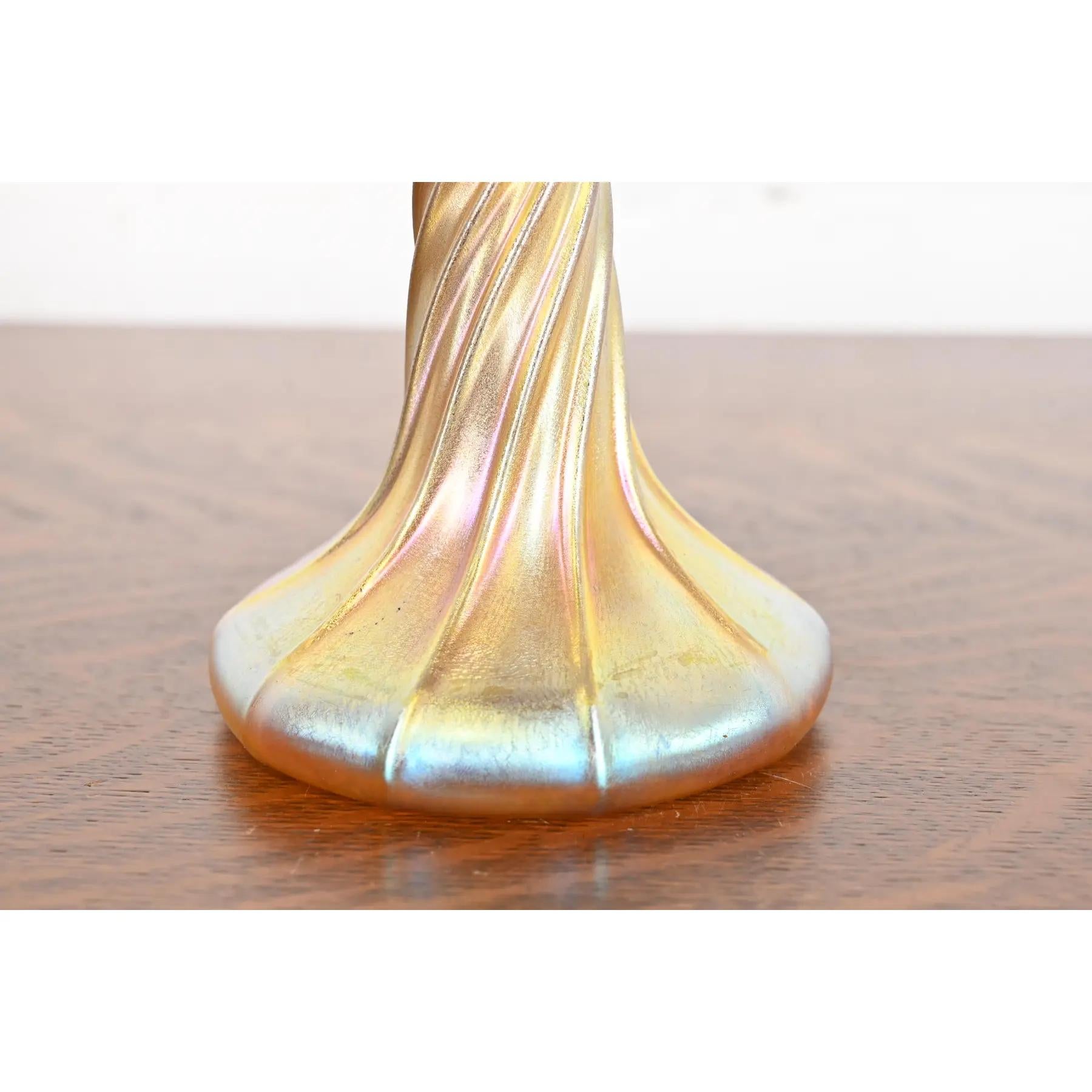 Candelabro de vidrio artístico iridiscente Favrile de Louis Comfort Tiffany en venta 2