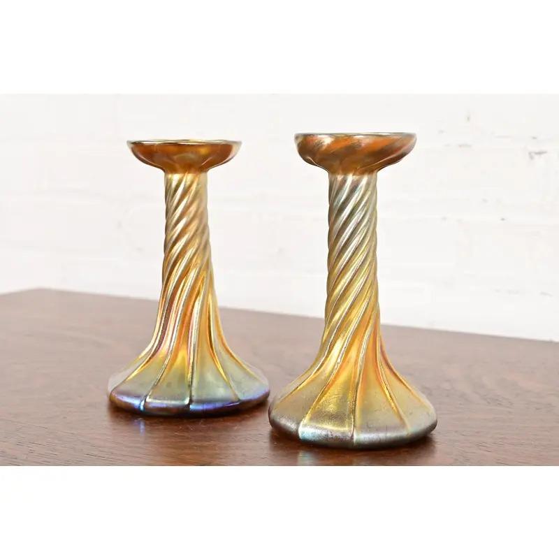 Americano Candelieri in vetro artistico Louis Comfort Tiffany Favrile Iridescente, coppia in vendita