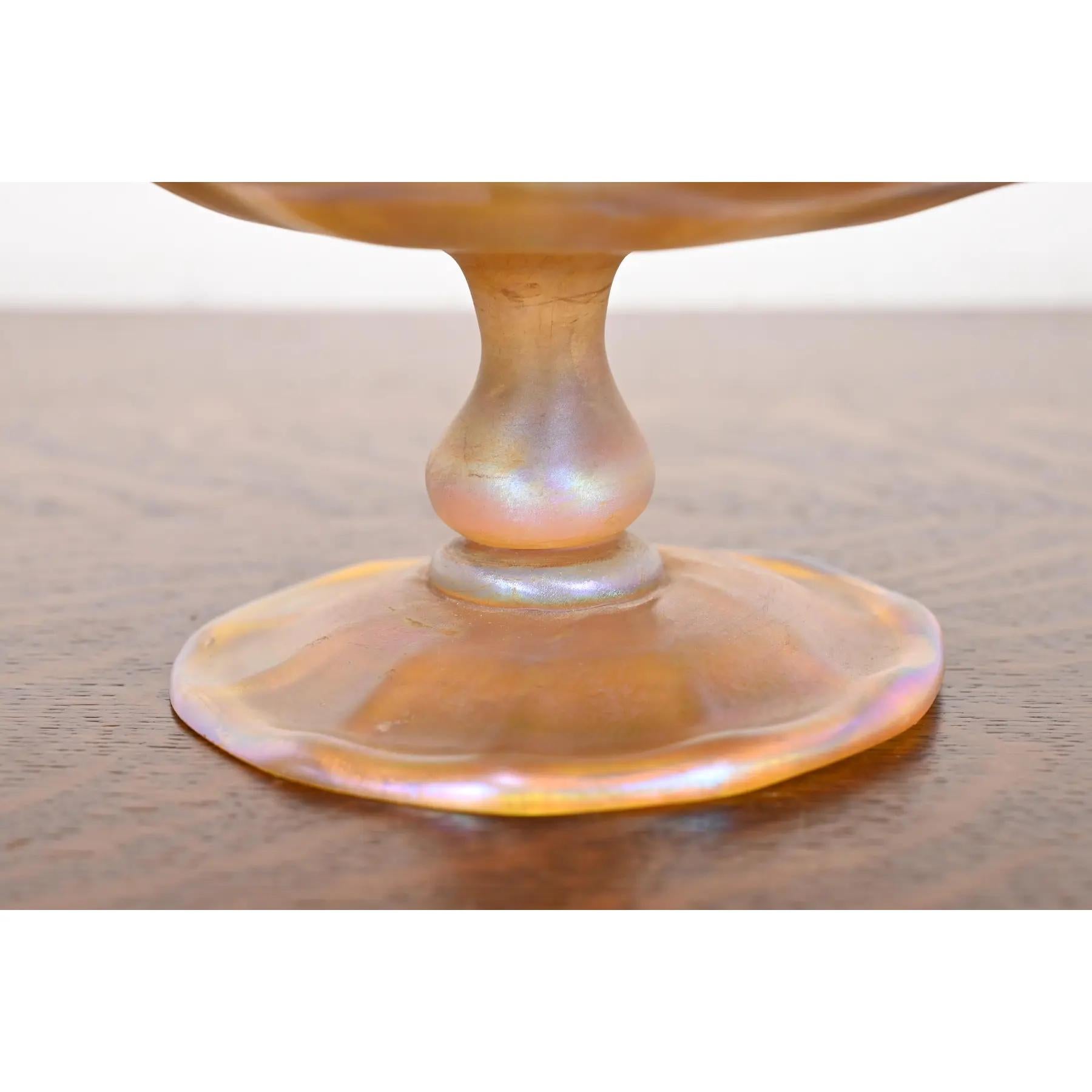 Plato o Tazza para Compota de Vidrio Artístico Iridiscente Favrile Louis Comfort Tiffany principios del siglo XX en venta