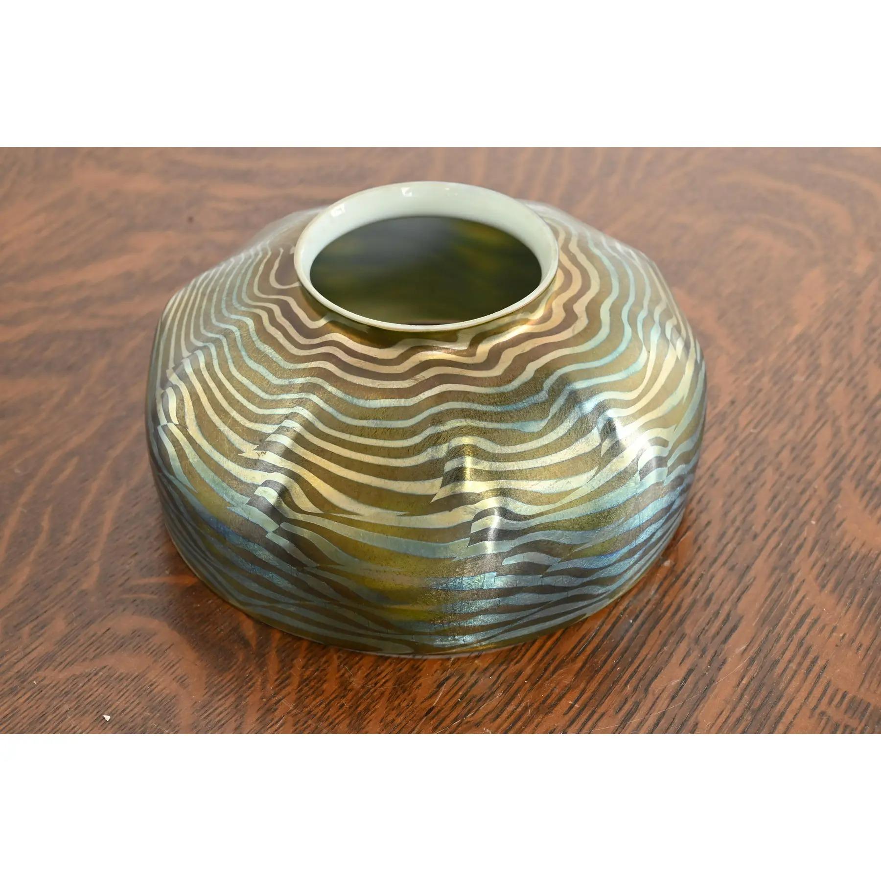 Americano Paralume in vetro artistico cangiante Damascena di Louis Comfort Tiffany in vendita