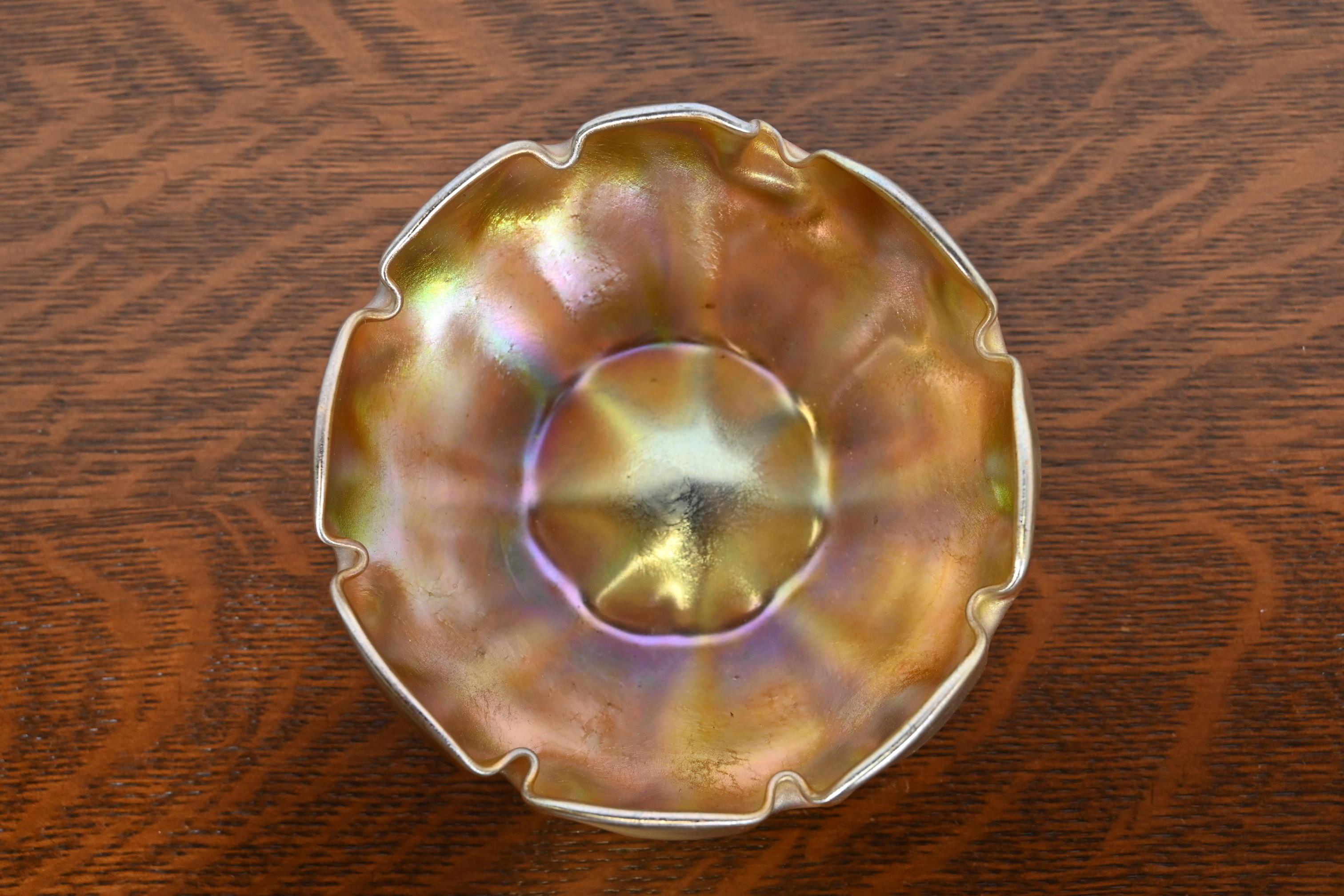 American Louis Comfort Tiffany Favrile Iridescent Art Glass Finger Bowl With Ruffled Edge