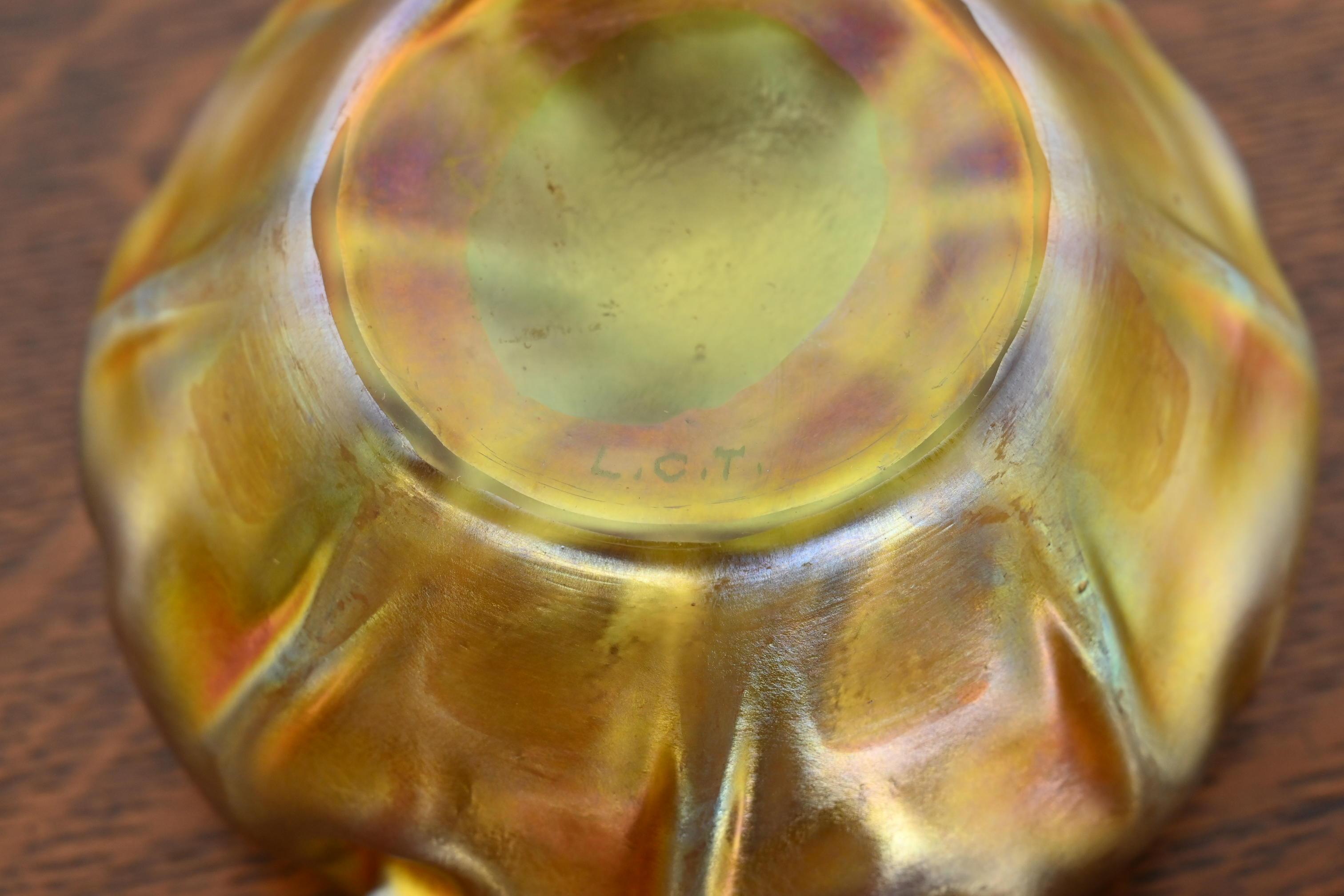 Louis Comfort Tiffany Favrile Iridescent Art Glass Finger Bowl With Ruffled Edge 2