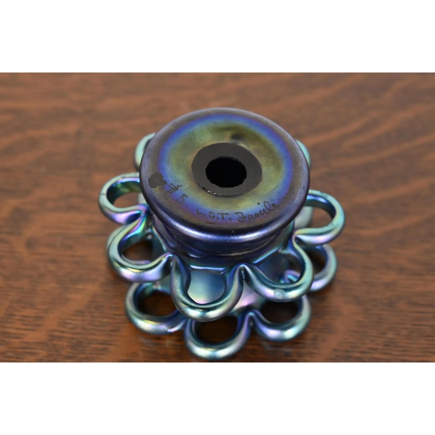 Louis Comfort Tiffany Favrile Iridescente in vetro artistico Rana Fiore In condizioni buone in vendita a South Bend, IN