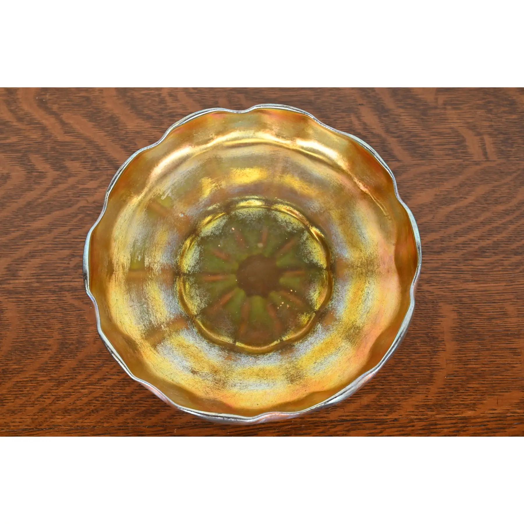 Louis Comfort Tiffany Favrile Iridescent Art Glass Large Scalloped Center Bowl 1