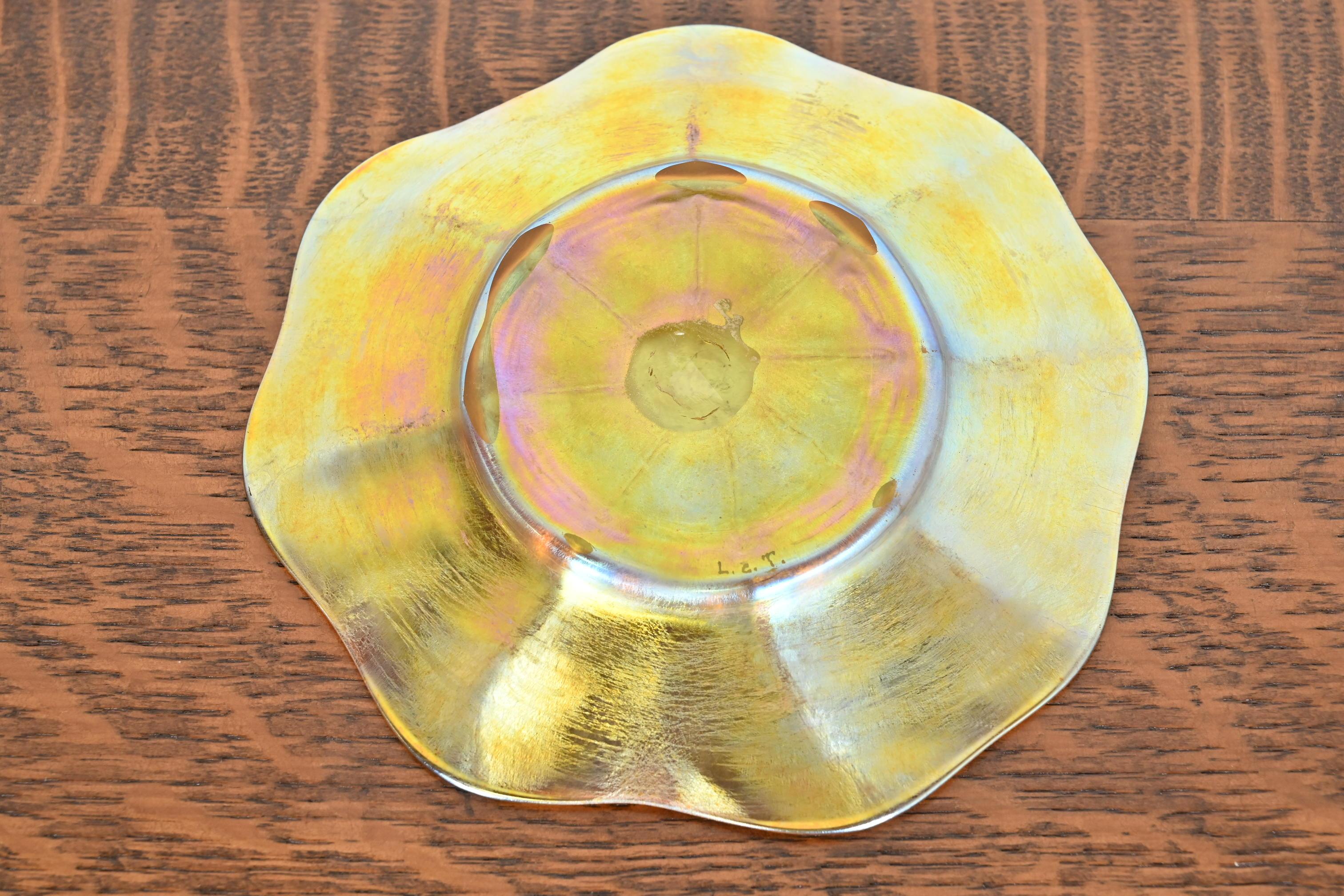 Louis Comfort Tiffany Favrile Iridescent Art Glass Plate For Sale 3