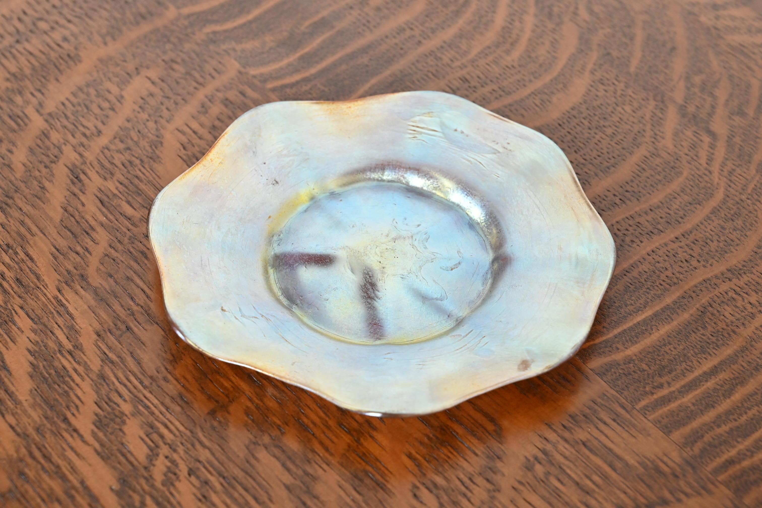 Louis Comfort Tiffany Favrile Iridescent Art Glass Plate In Good Condition For Sale In South Bend, IN