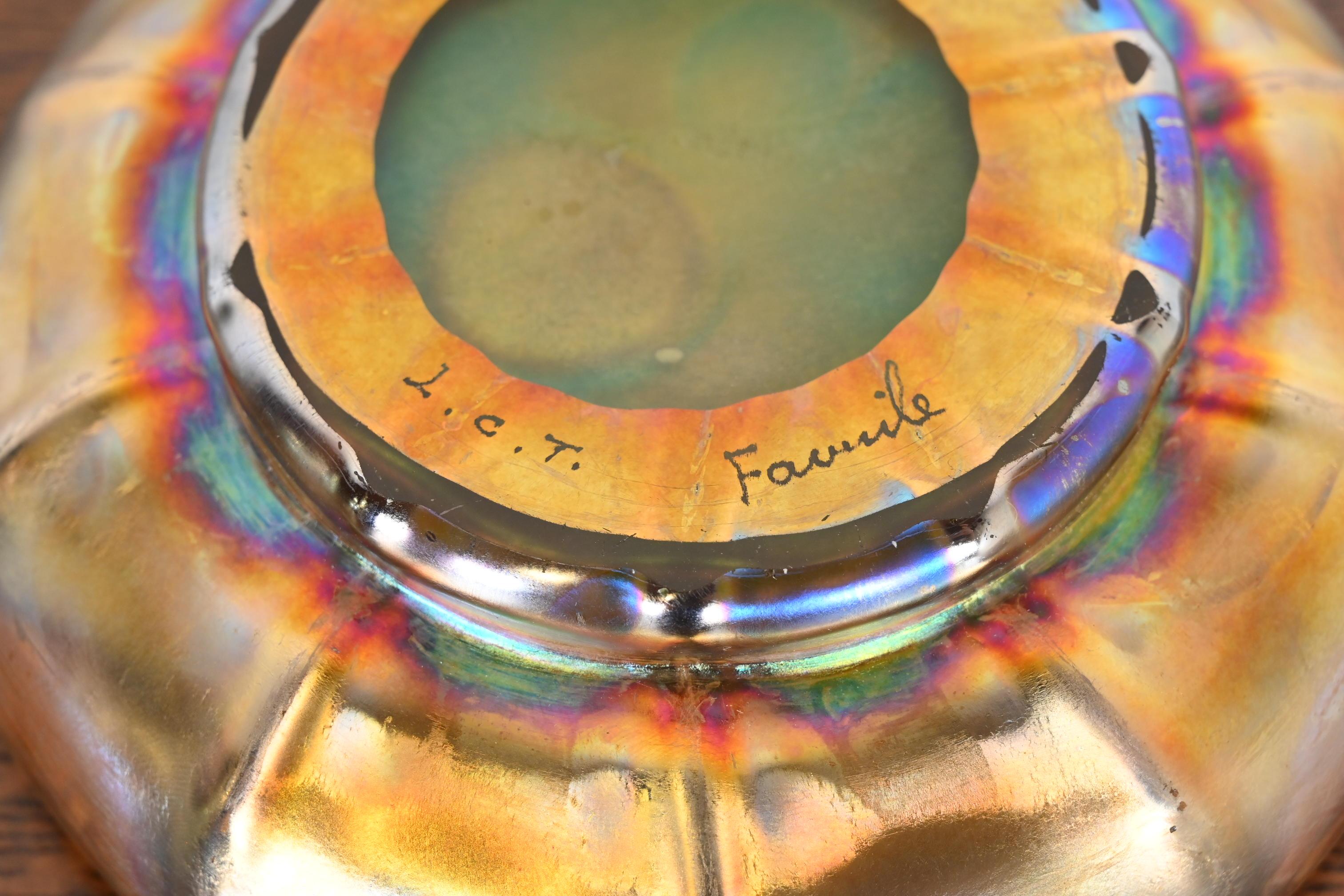 Louis Comfort Tiffany Favrile schillernde Schale aus schillerndem Kunstglas mit Wellenschliff 1