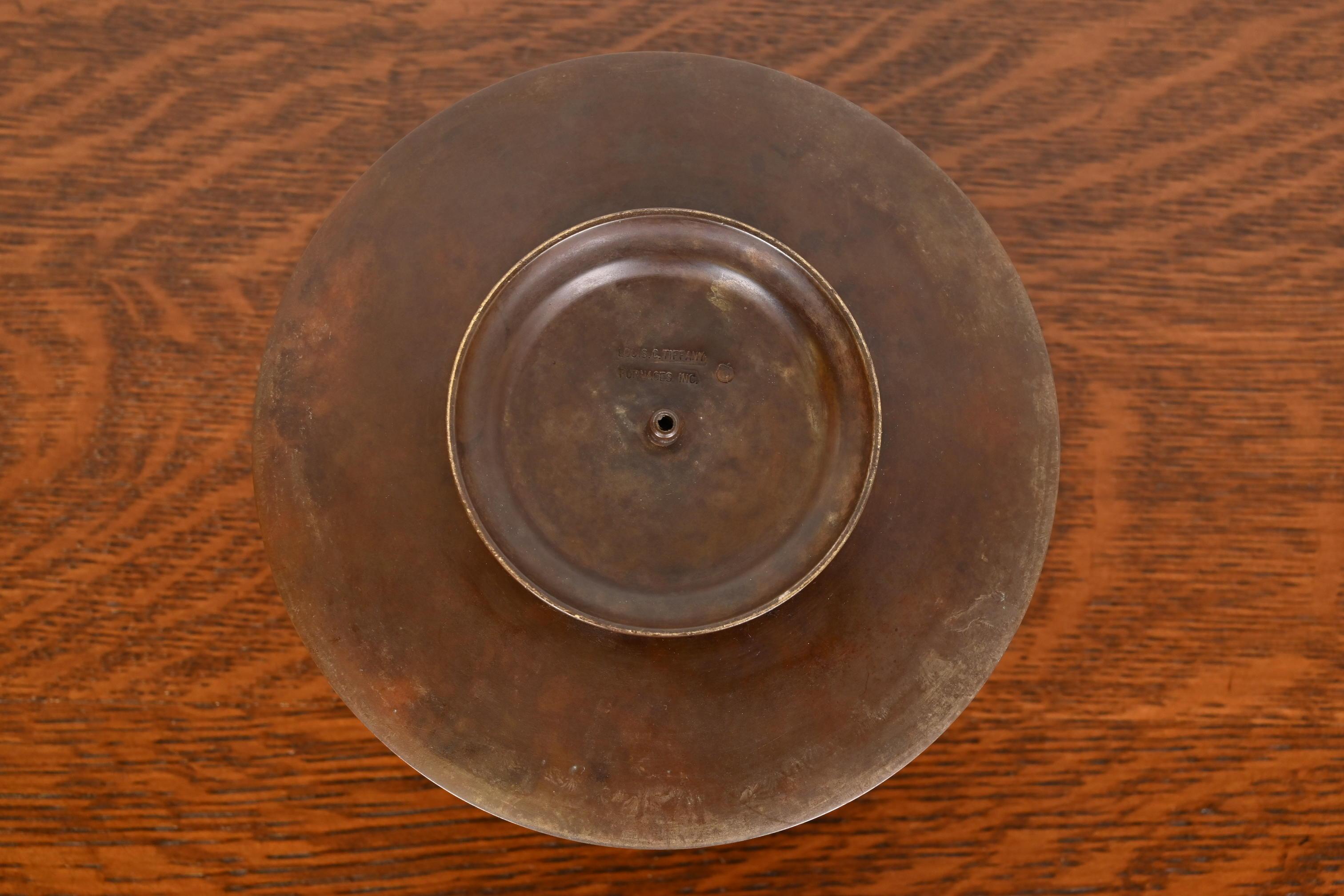 Chandelier en bronze et verre Favrile de Louis Comfort Tiffany Furnaces, années 1920 en vente 6
