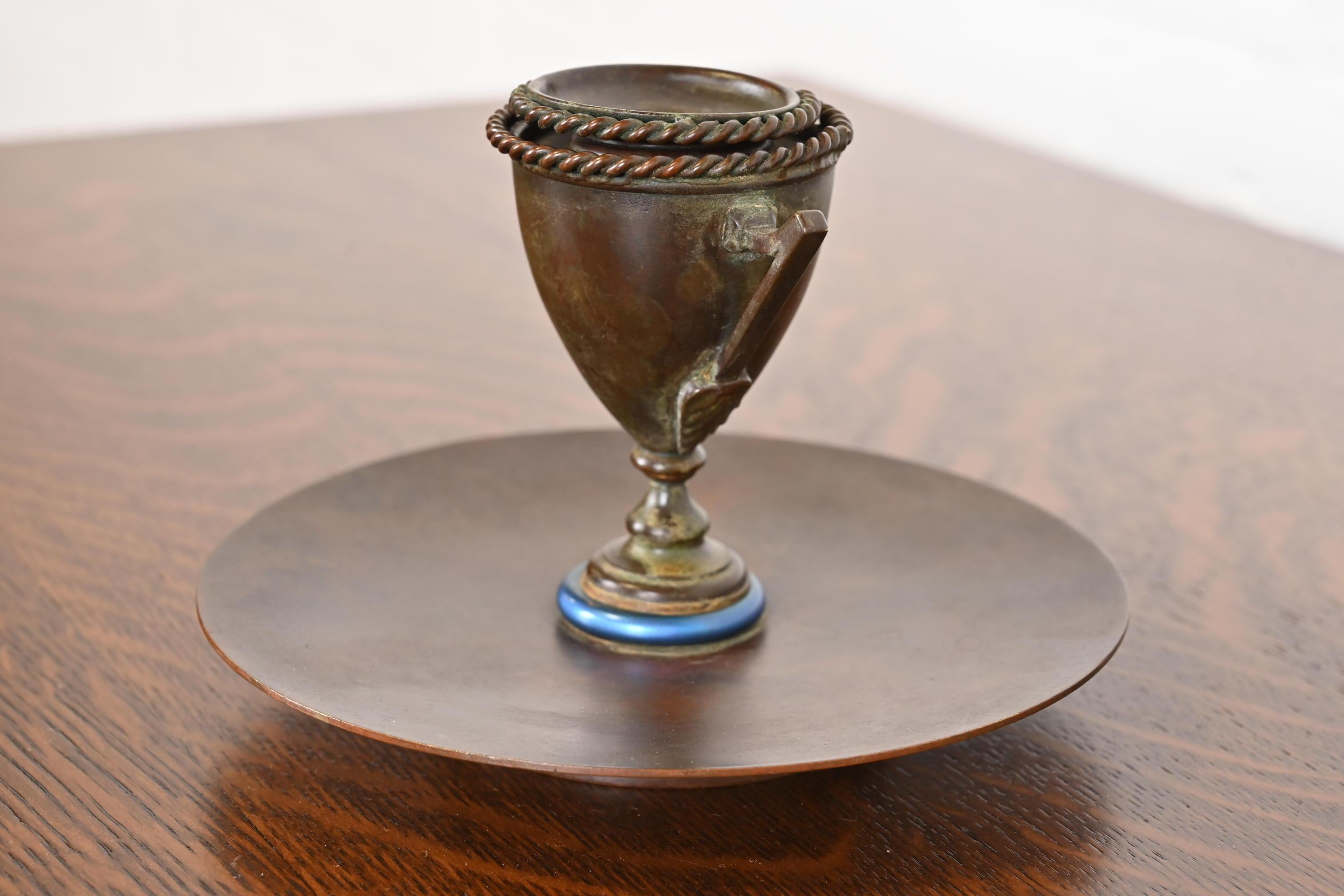 Début du 20ème siècle Chandelier en bronze et verre Favrile de Louis Comfort Tiffany Furnaces, années 1920 en vente