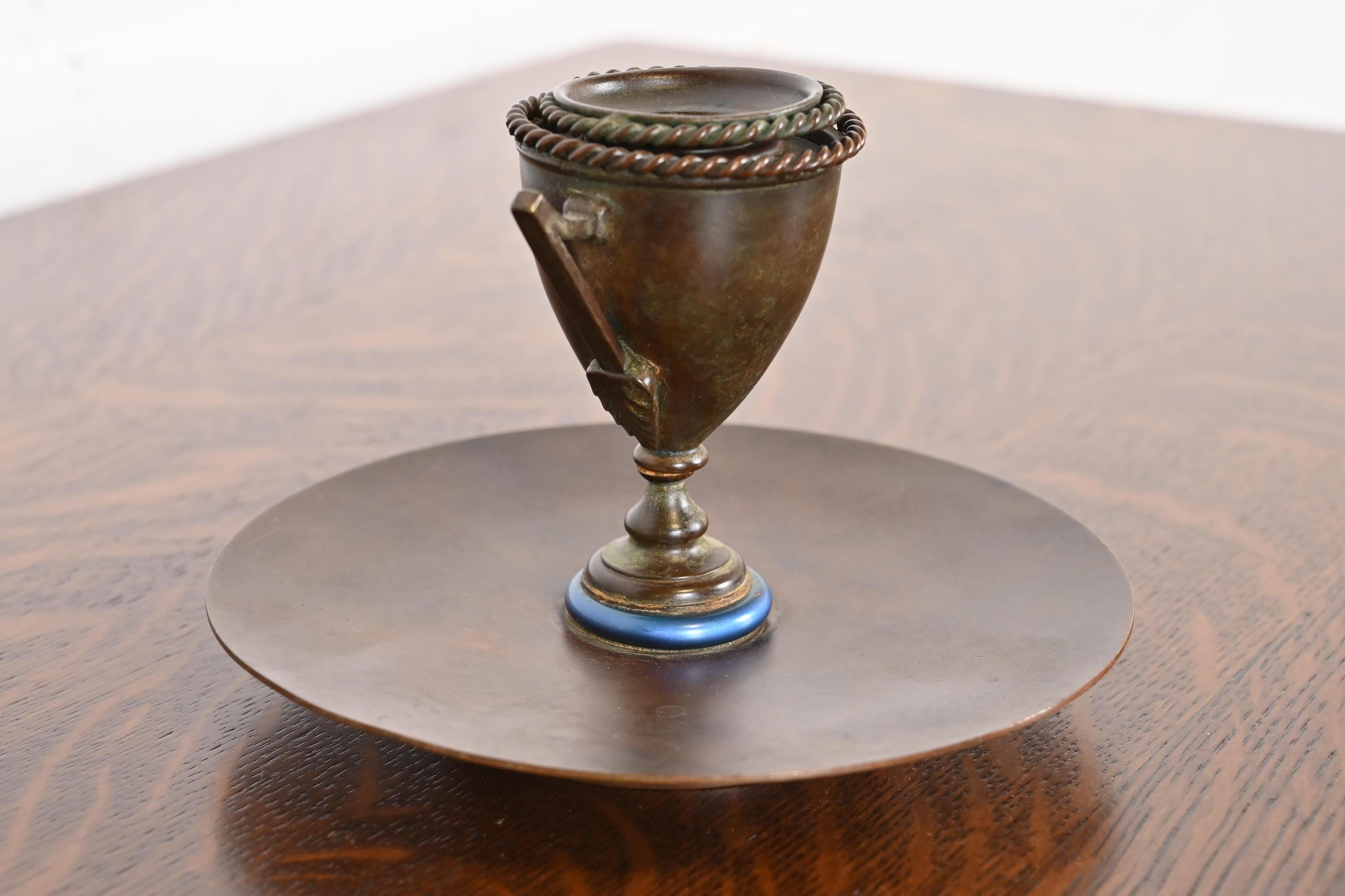 Chandelier en bronze et verre Favrile de Louis Comfort Tiffany Furnaces, années 1920 en vente 1