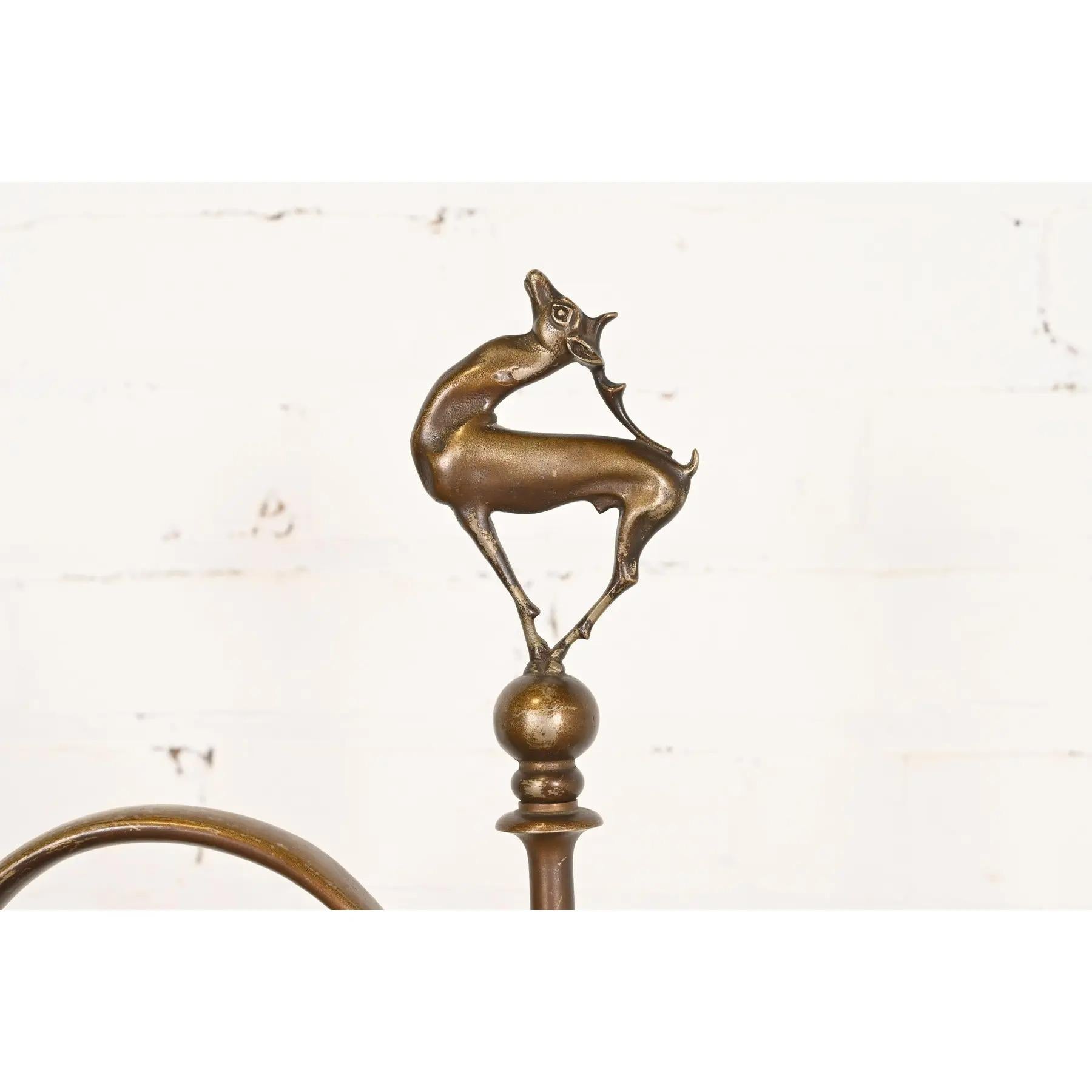 Début du 20ème siècle Louis Comfort Tiffany Furnaces Bronze Art Deco Lampadaire avec abat-jour en maille métallique en vente