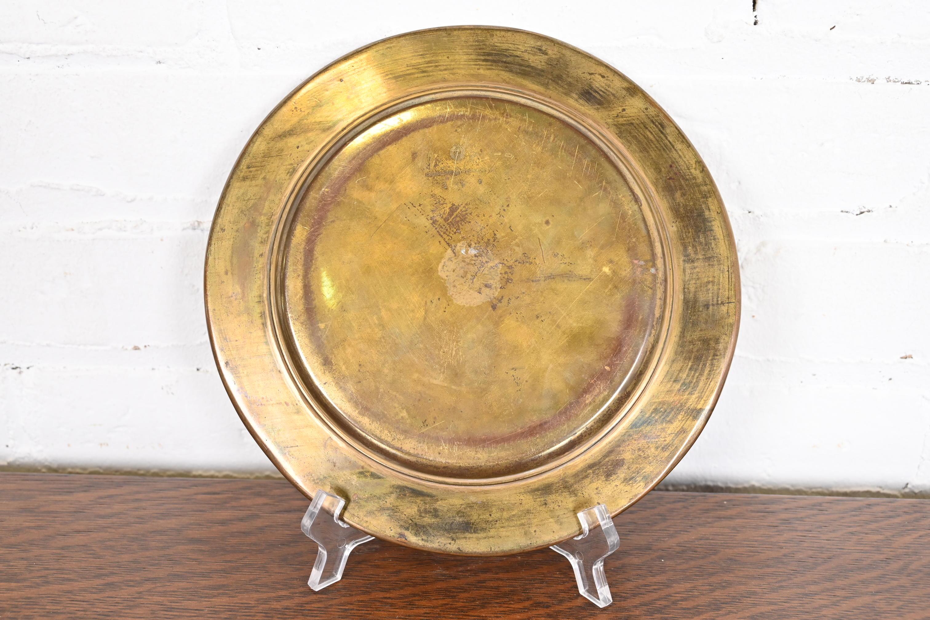Louis Comfort Tiffany Furnaces Bronze Doré und Emaille Teller im Angebot 2
