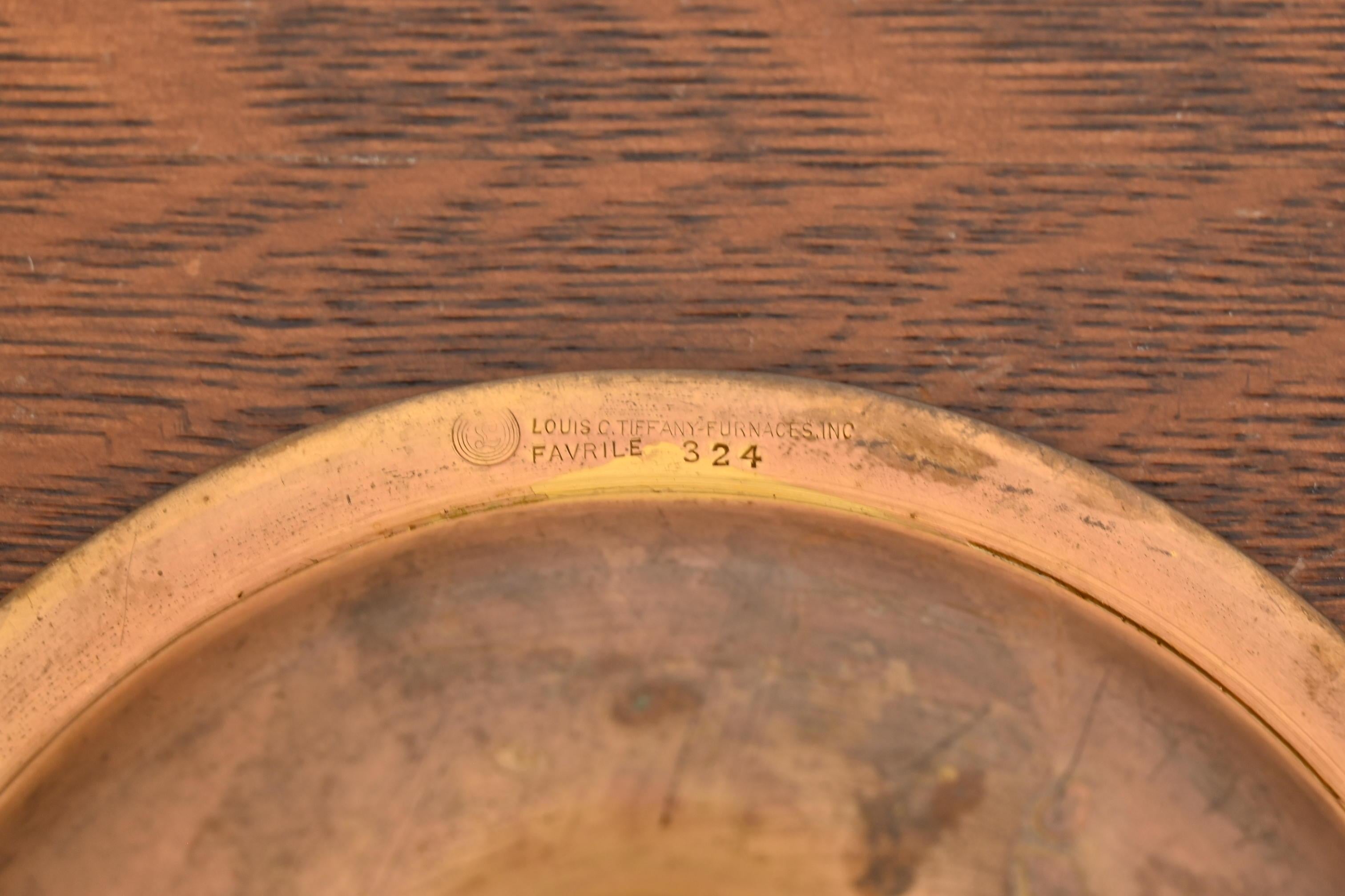 Inizio XX secolo Ciotola in bronzo doré e smalto Tiffany Comfort Tiffany Furnaces in vendita