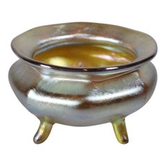 Louis Comfort Tiffany Gold Favrile Art Glass "Cauldron" Salt, LCT circa 1910