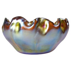 Louis Comfort Tiffany Gold Favrile Art Glass "Queen" Berry Bowl, LCT circa 1900
