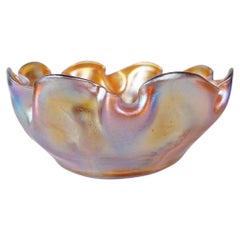 Louis Comfort Tiffany Gold Favrile Art Glass "Queen" Berry Bowl, LCT circa 1902