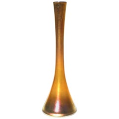 Vase en forme de bouteille Favrile de Louis Comfort Tiffany L.C.T