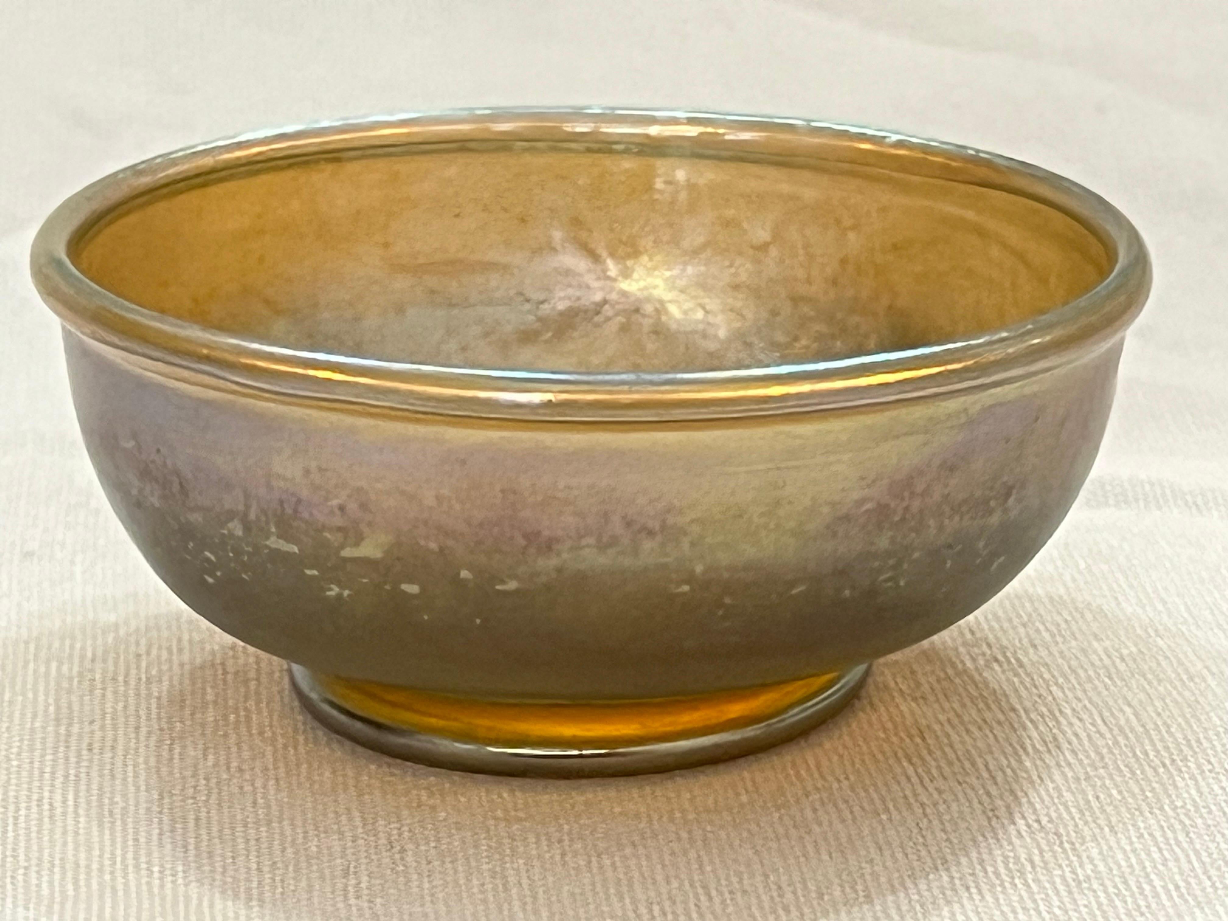Louis Comfort Tiffany LCT Favrile Glass Antique Bowl Signed Marked Circa 1910 In Good Condition For Sale In Atlanta, GA
