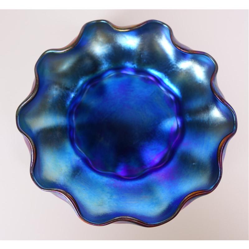 Art Nouveau Louis Comfort Tiffany Rare Blue Favrile Art Glass Berry Bowl, LCT, circa 1900 For Sale