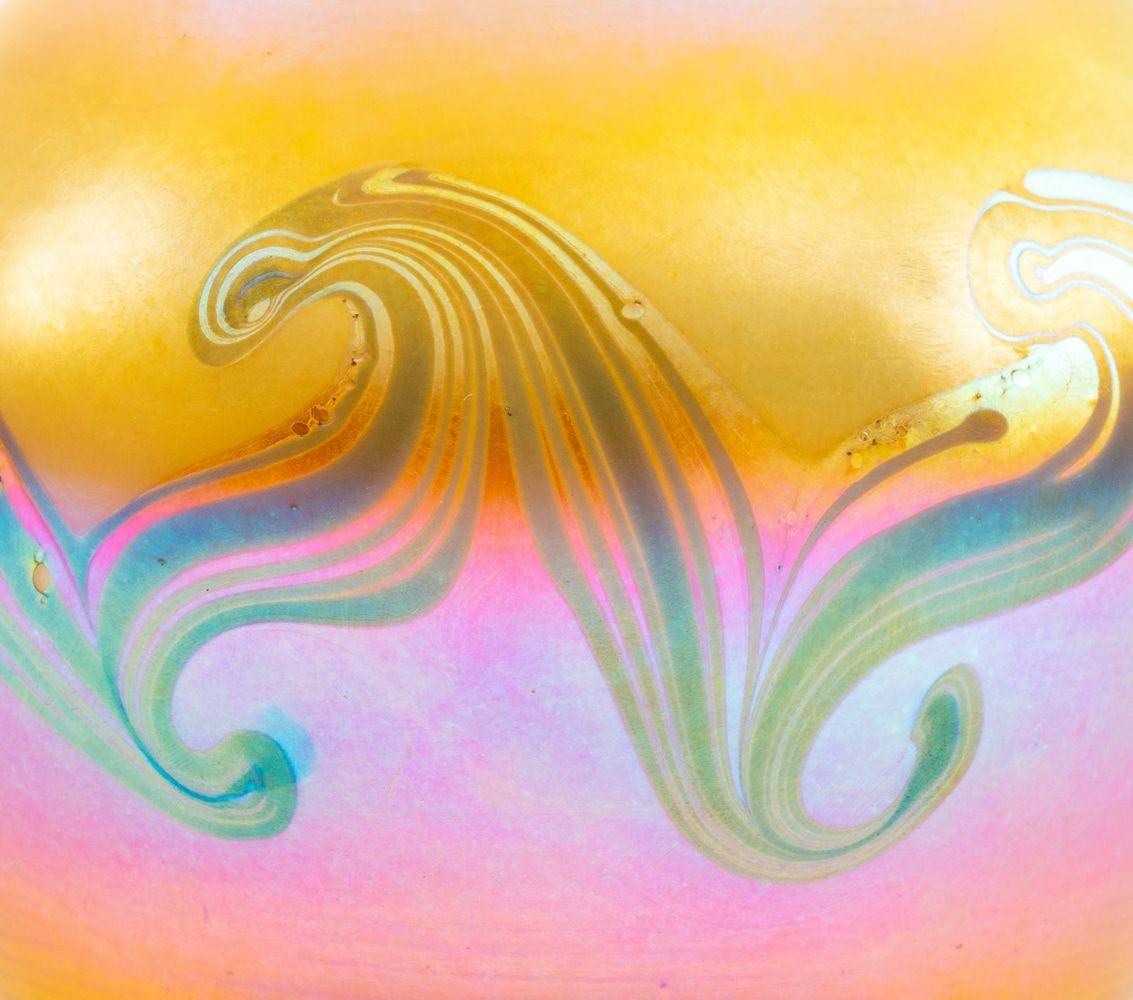 Jarrón de vidrio soplado reactivo Louis Comfort Tiffany en venta 3