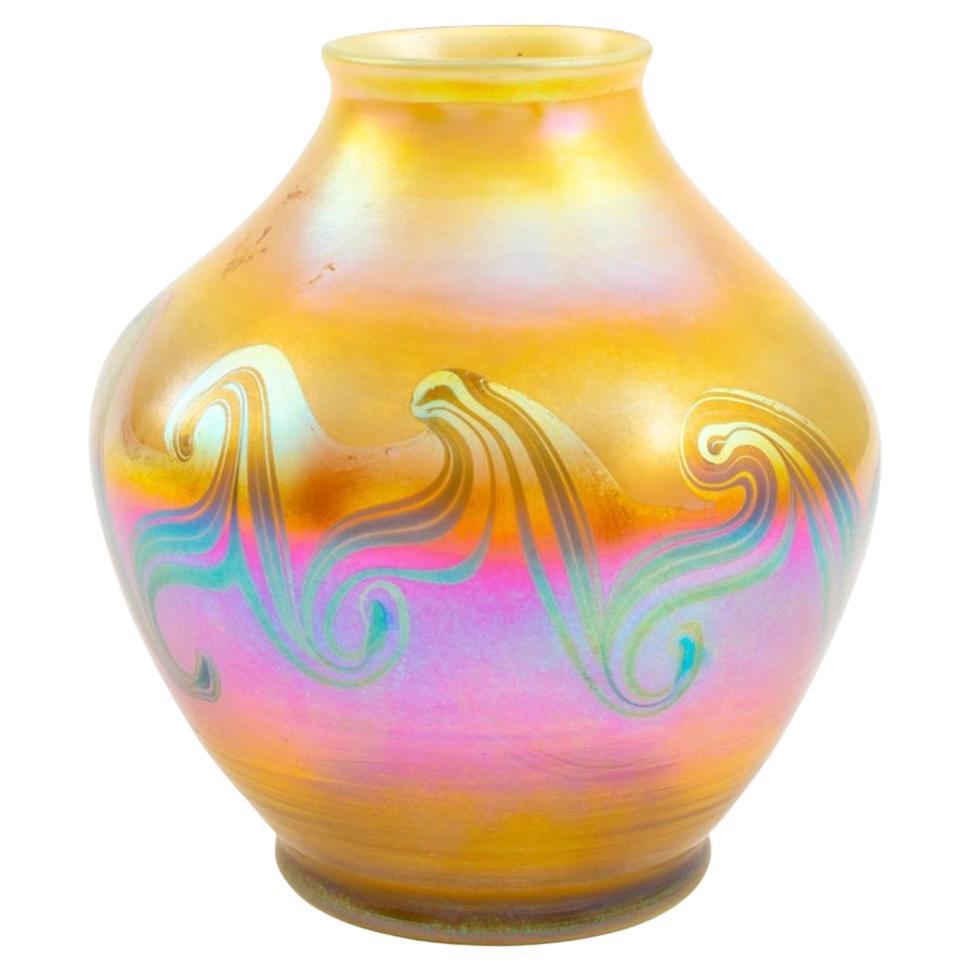 Jarrón de vidrio soplado reactivo Louis Comfort Tiffany
