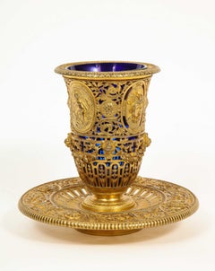 Louis Constant Sévin & F. Barbedienne:: un rare centre de table en ormolu et verre bleu