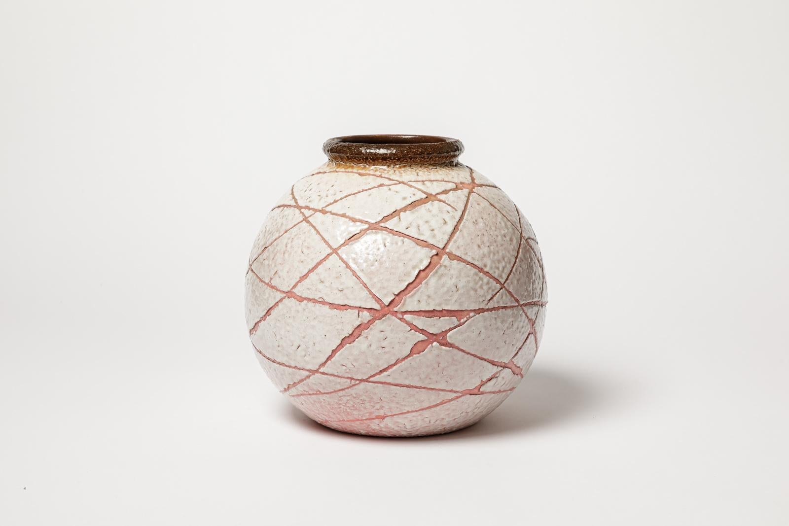 Louis Dage

Vaso grande in ceramica bianca e rosa Art déco

Firmato 

originale in perfette condizioni

Altezza 25 cm
Grande 25 cm