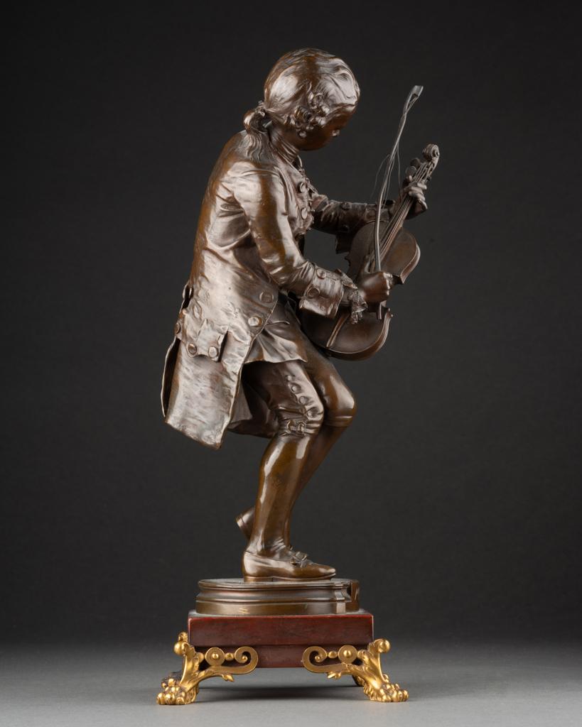 Louis Ernest Barrias : Joven Mozart tocando el violín - Bronce patinado - S. XIX en Bueno estado para la venta en SAINT-OUEN-SUR-SEINE, FR