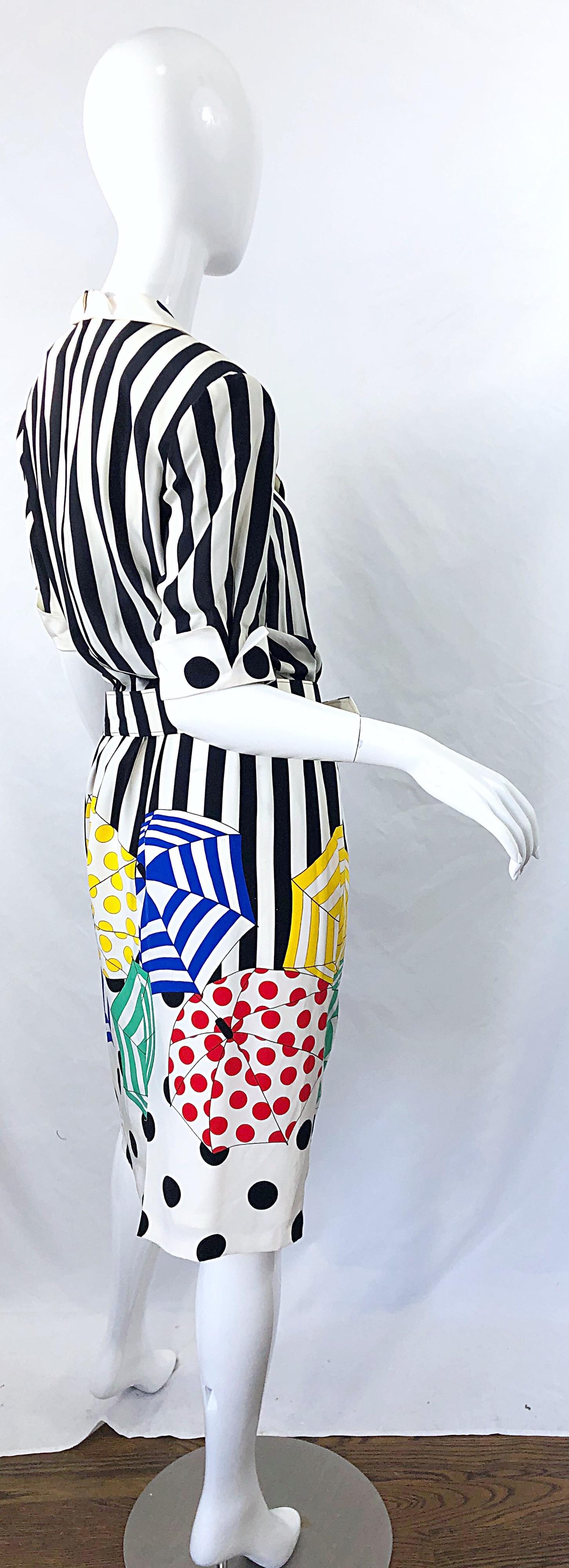 Beige Louis Feraud 1980s Size 10 Novelty Umbrella Print Short Sleeve Vintage Dress 80s For Sale
