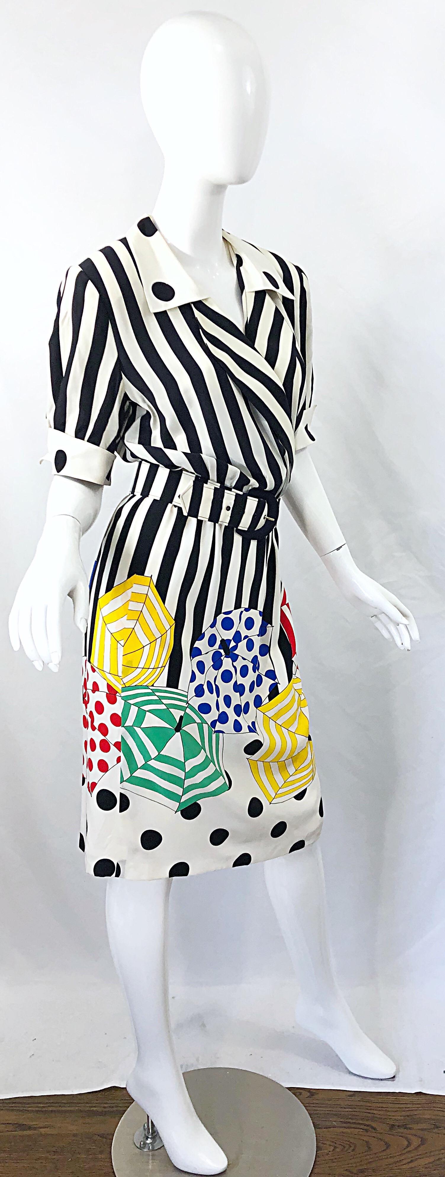 Louis Feraud 1980s Size 10 Novelty Umbrella Print Short Sleeve Vintage Dress 80s For Sale 1