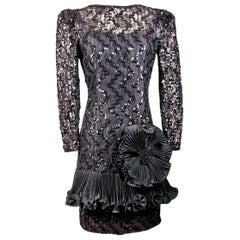 Louis Feraud, 1985, schwarzes Cocktailkleid aus Spitze und Pailletten, Haute Couture