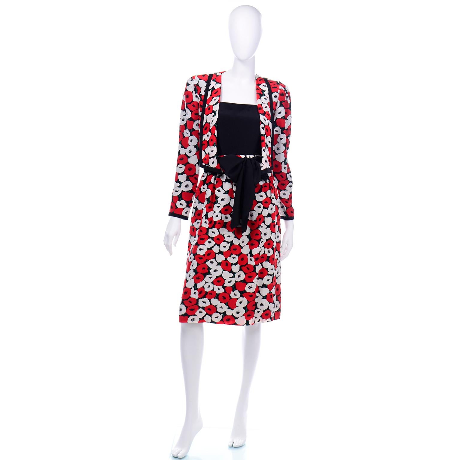 Louis Feraud 4 pc Red Poppy Print Silk Skirt Top and Jacket Suit With Sash Belt In Excellent Condition In Portland, OR