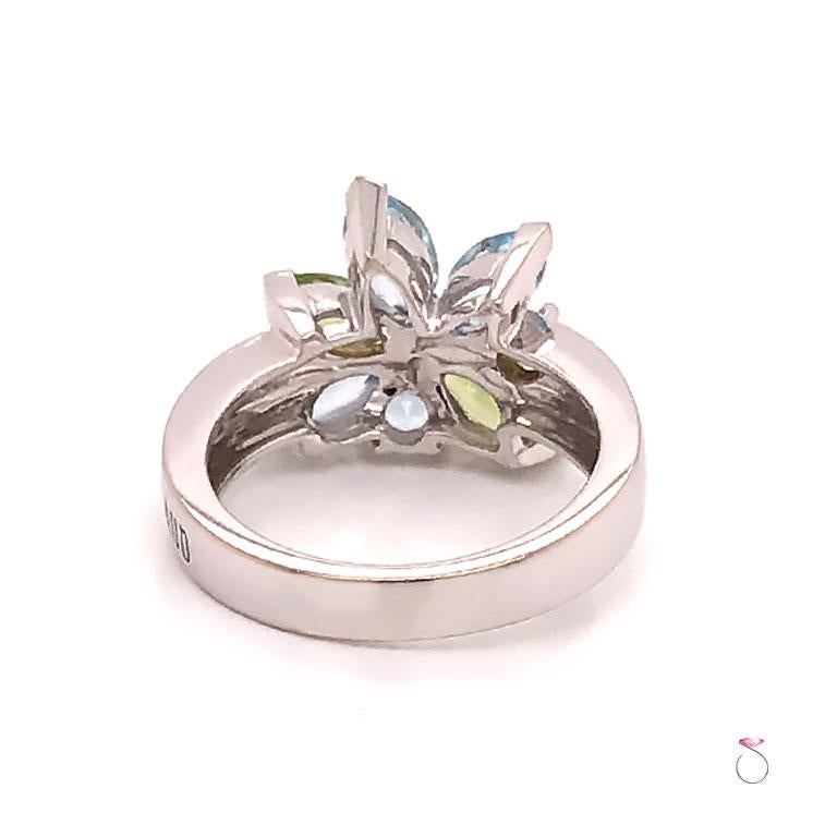 Louis Feraud Bague grappe en aigue-marine et péridots Excellent état - En vente à Honolulu, HI