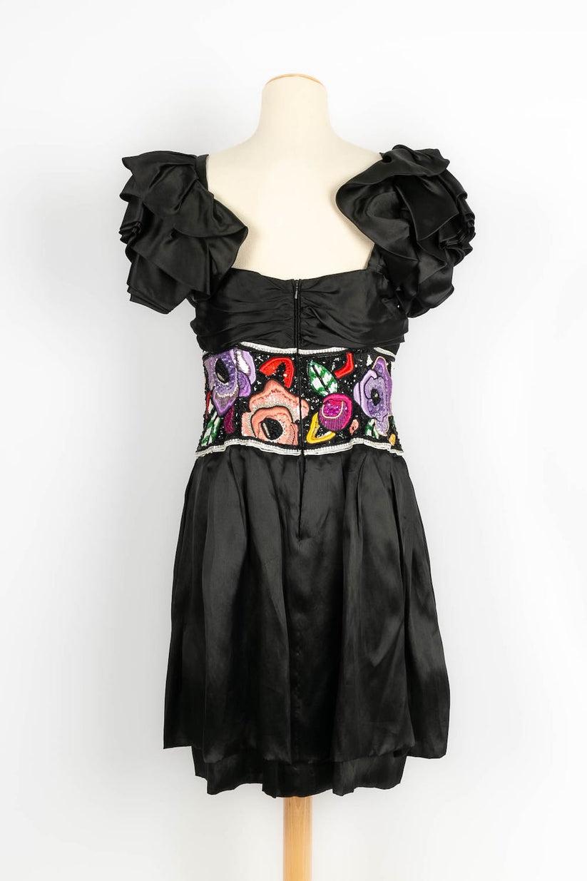 Louis Féraud Black Silk Dress Embroidered with Beads and Sequins In Excellent Condition For Sale In SAINT-OUEN-SUR-SEINE, FR