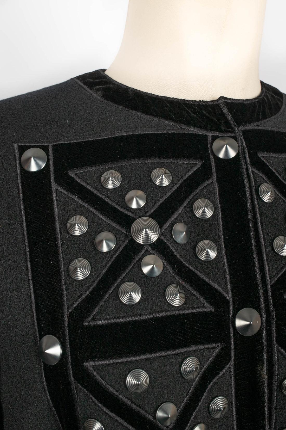 Schwarzer Haute Couture-Stoffmantel aus Wolle von Louis Feraud, 1978/1982 im Angebot 2