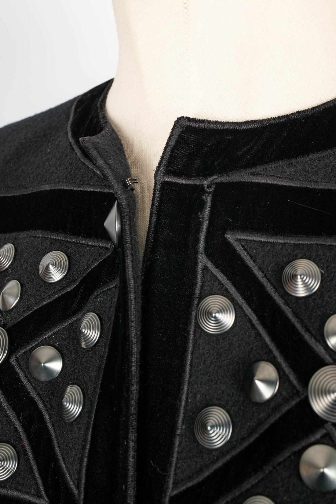 Schwarzer Haute Couture-Stoffmantel aus Wolle von Louis Feraud, 1978/1982 im Angebot 3