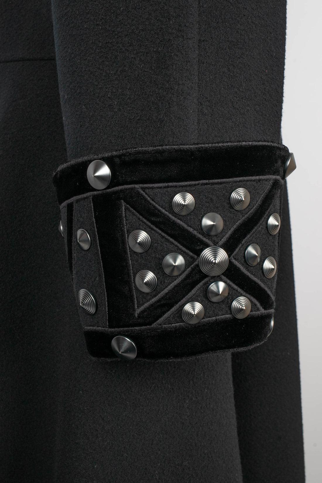 Schwarzer Haute Couture-Stoffmantel aus Wolle von Louis Feraud, 1978/1982 im Angebot 4