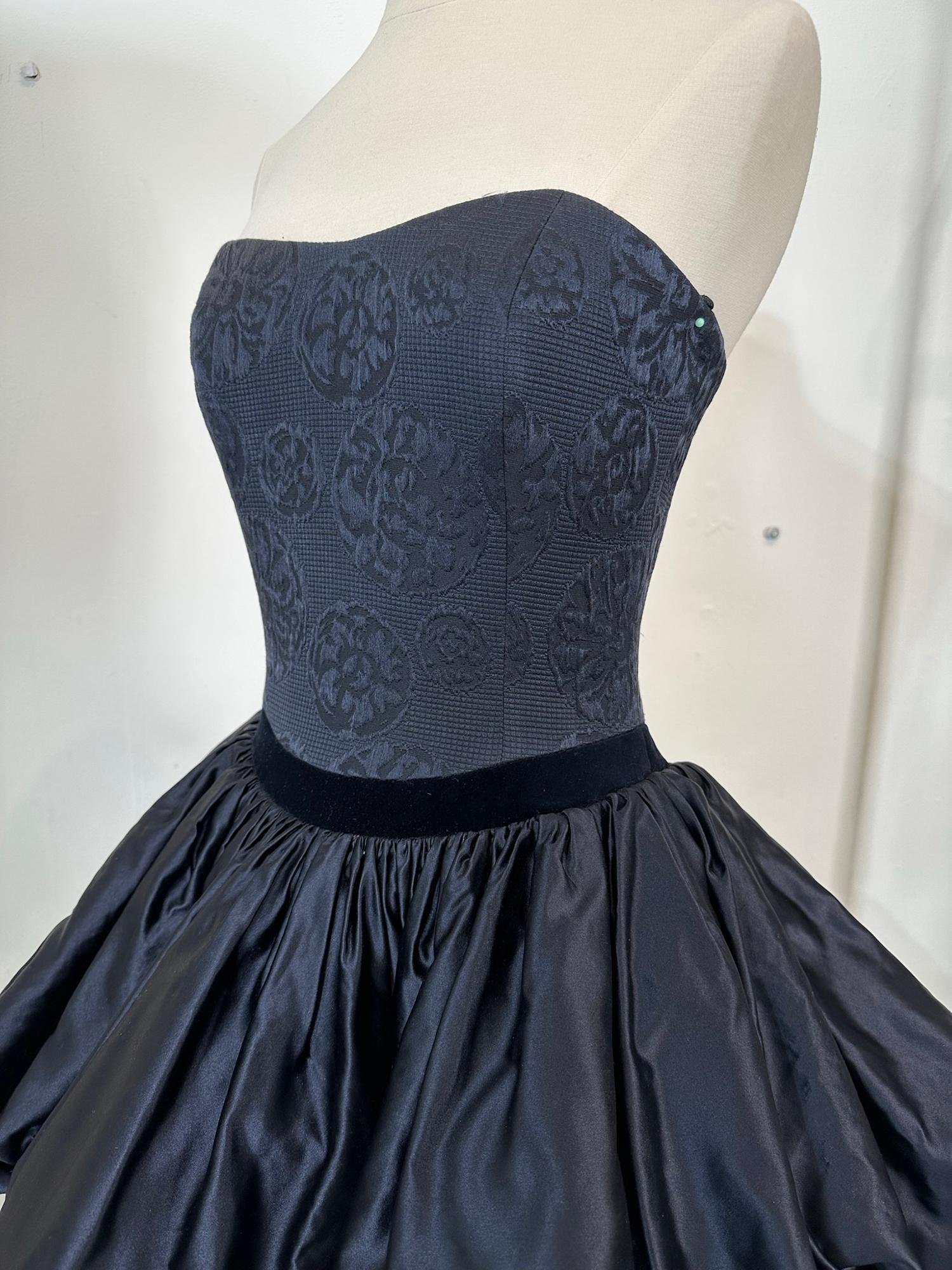 Louis Feraud Blue Damask Dark Blue Silk Tiered Poof Evening Gown With Train  For Sale 8