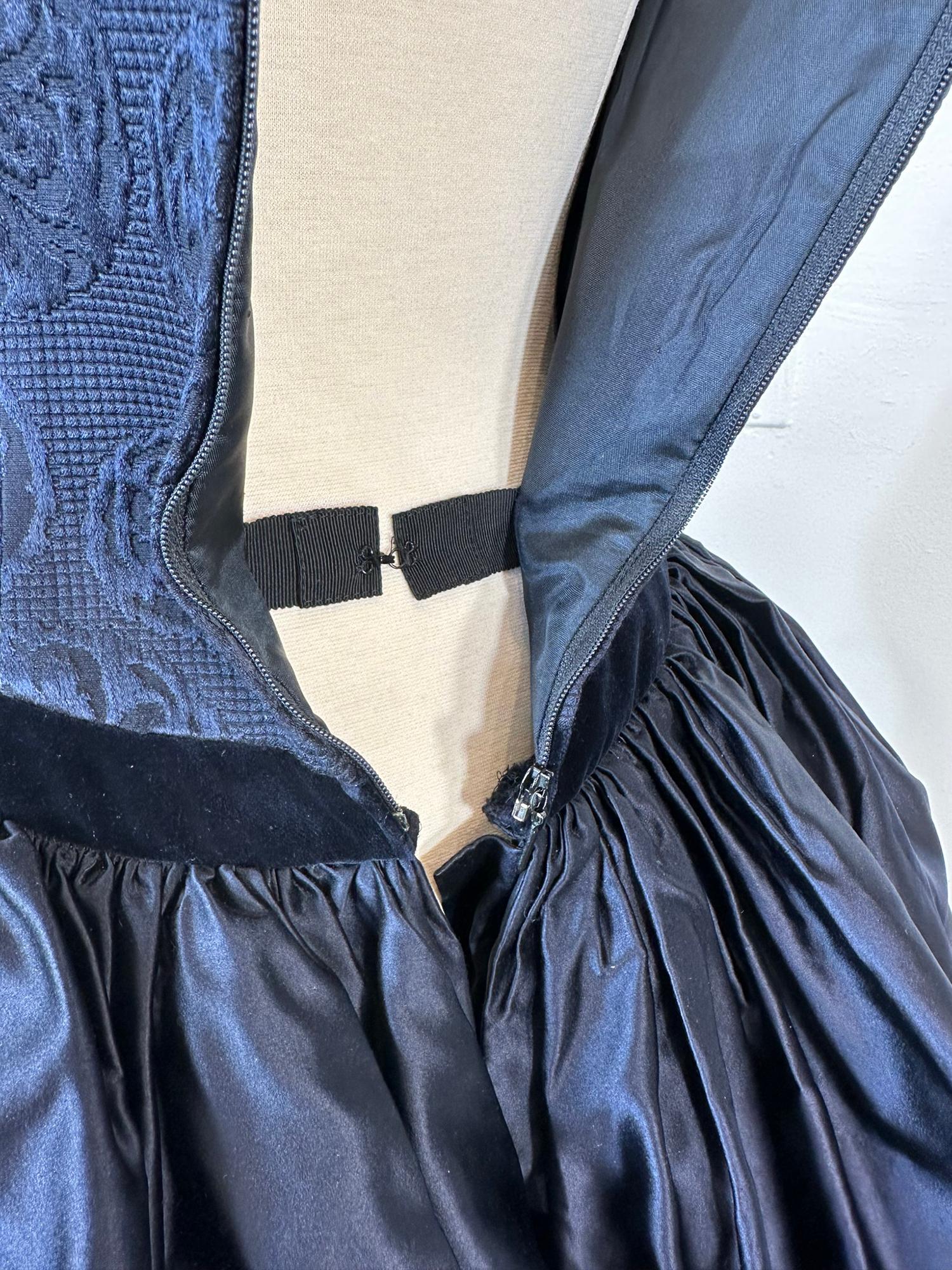Louis Feraud Blue Damask Dark Blue Silk Tiered Poof Evening Gown With Train 10