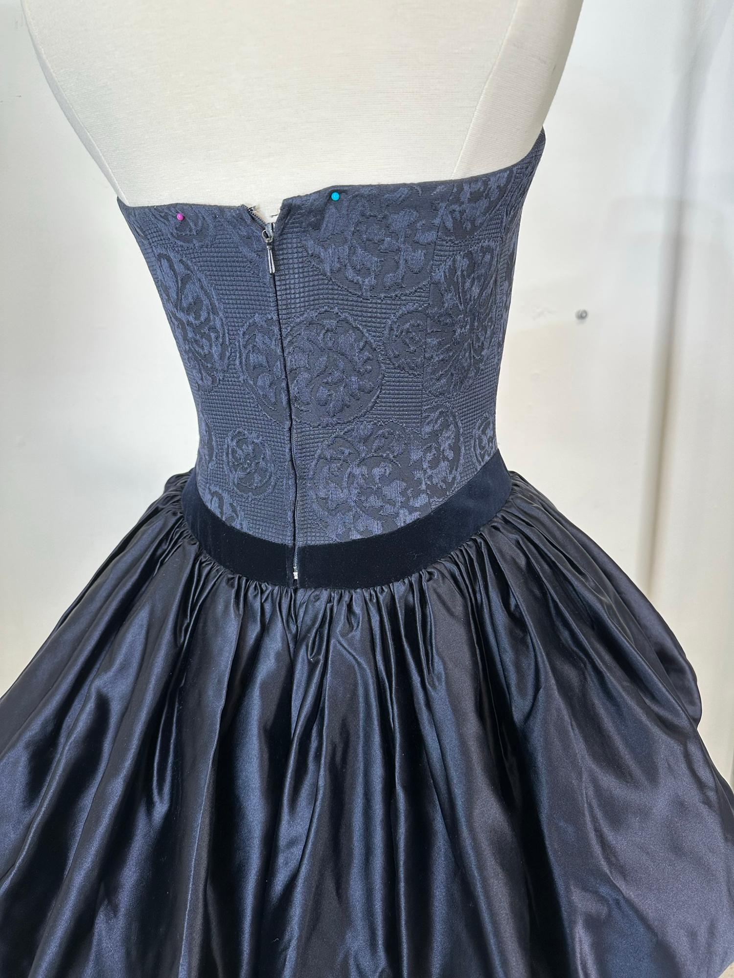 Louis Feraud Blue Damask Dark Blue Silk Tiered Poof Evening Gown With Train  For Sale 3