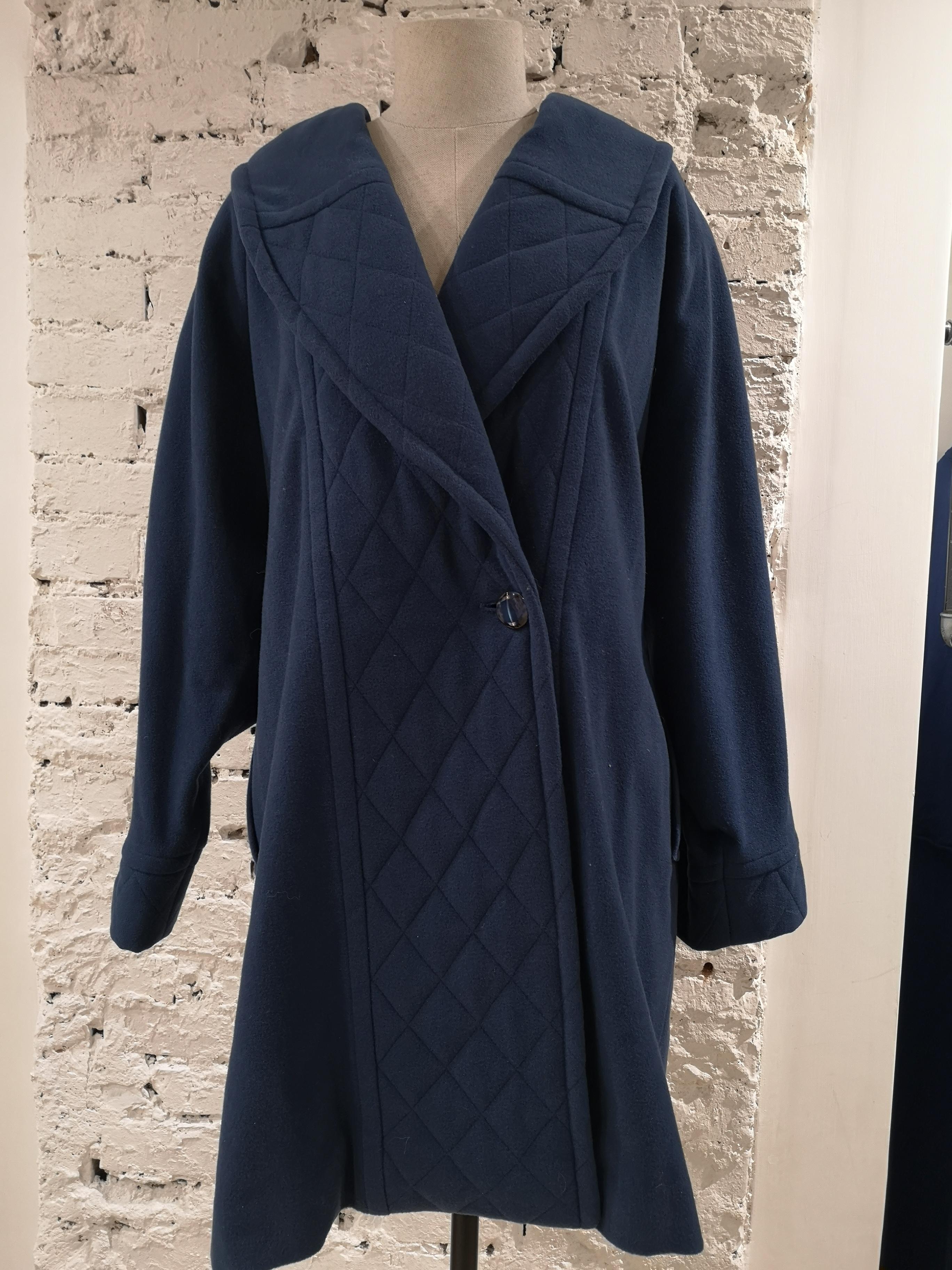 Louis Feraud blue wool coat totally made in italy in size 42 fr 