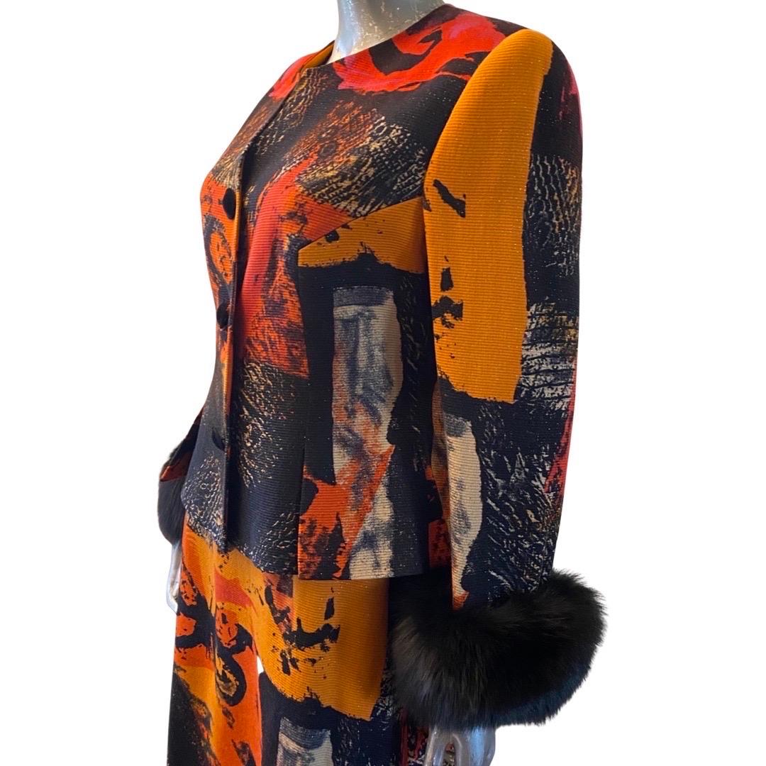 Costume 2 pièces Louis Fraud Allemagne imprimé abstrait métallique avec poignets en fourrure Taille 10 Pour femmes en vente